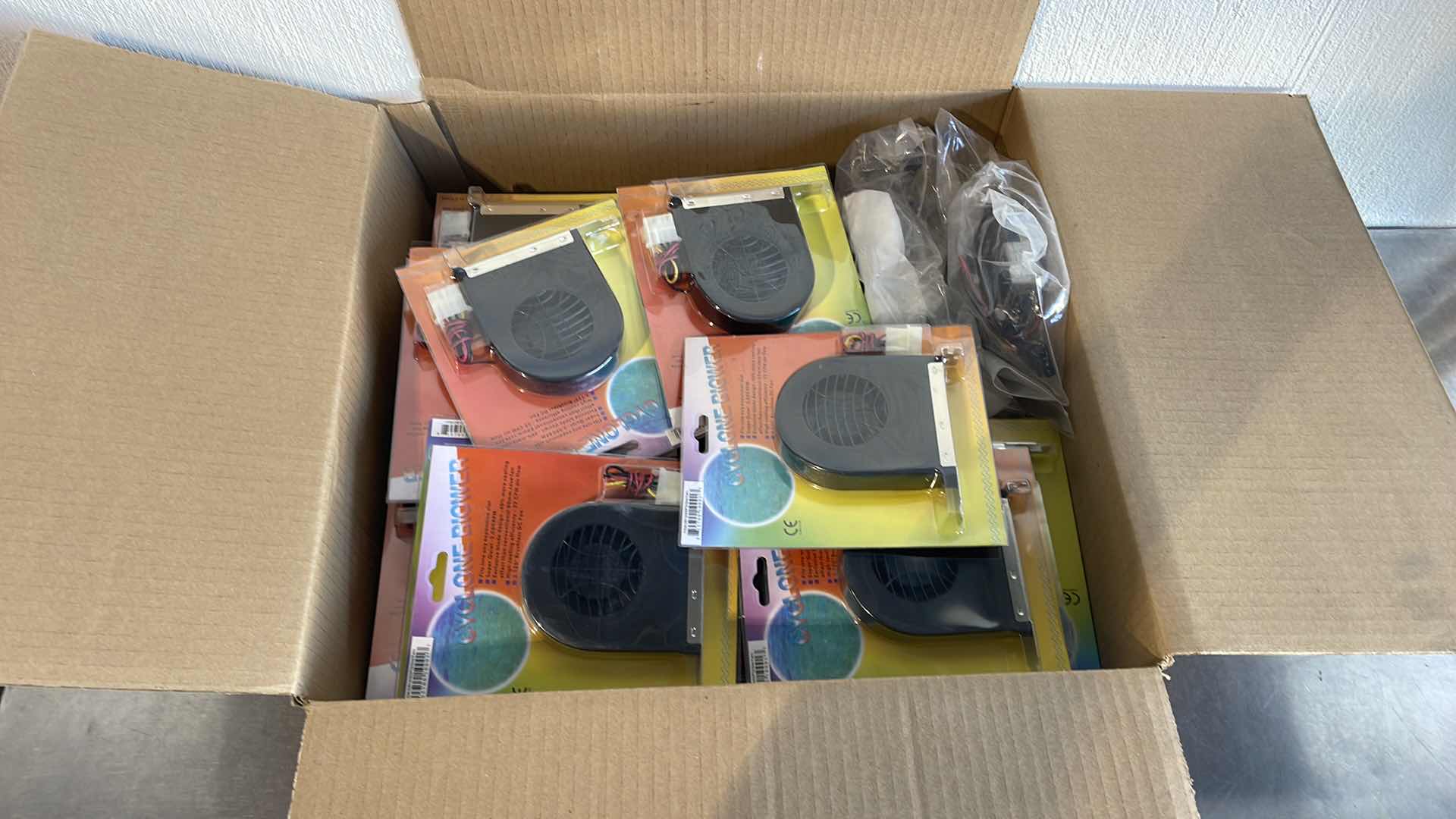 Photo 1 of CYCLONE BLOWER PCI SLOT CASE COOLER (ABOUT 30)