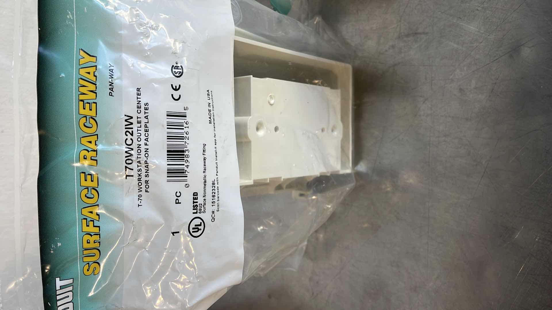 Photo 1 of PANDUIT T70WC2IW T-70 WORKSTATION OUTLET CENTER FOR SNAP-ON FACEPLATES, OFF WHITE (10)