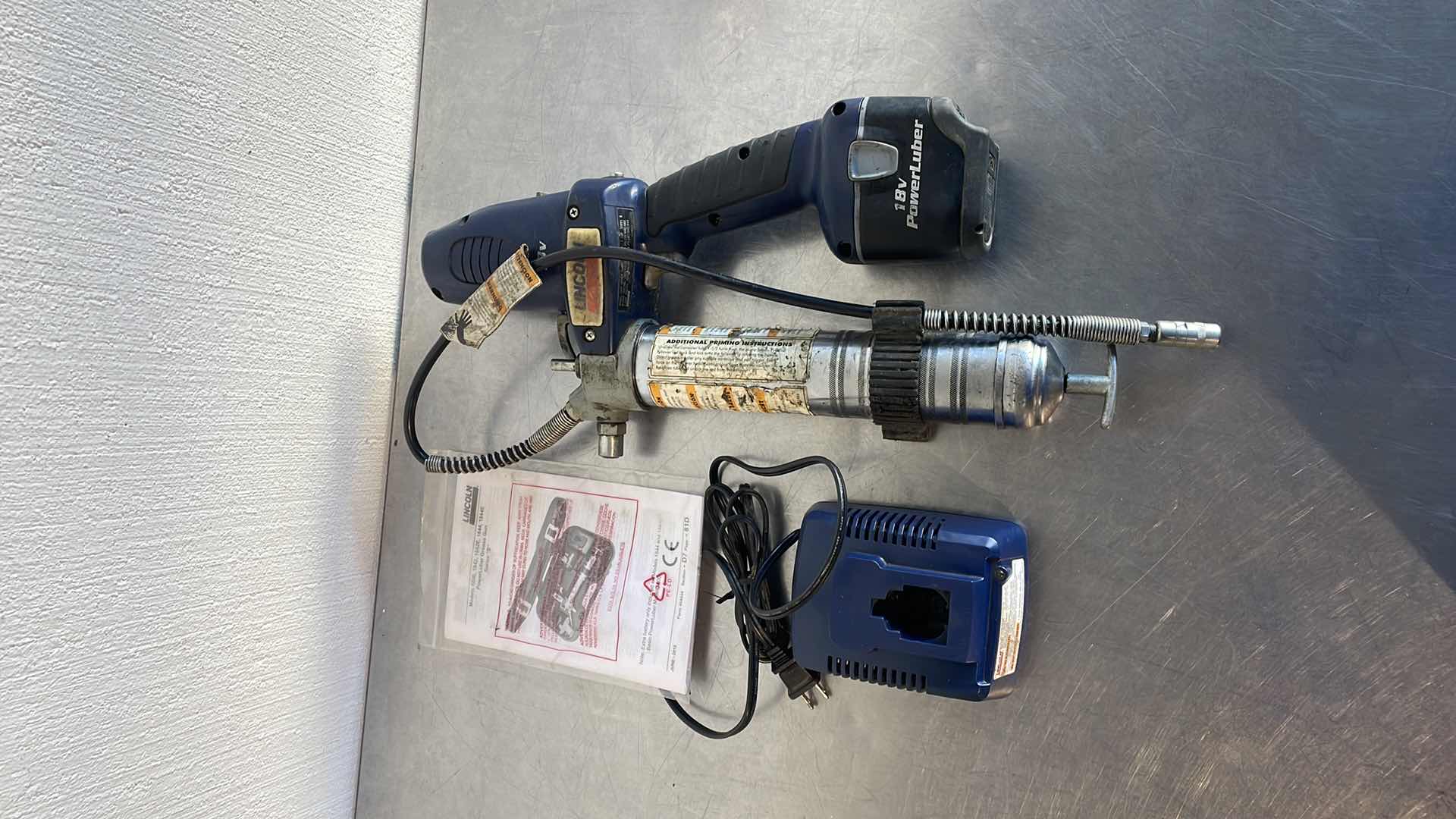 Photo 1 of LINCOLN POWERLUBER 18v WITH CHARGER