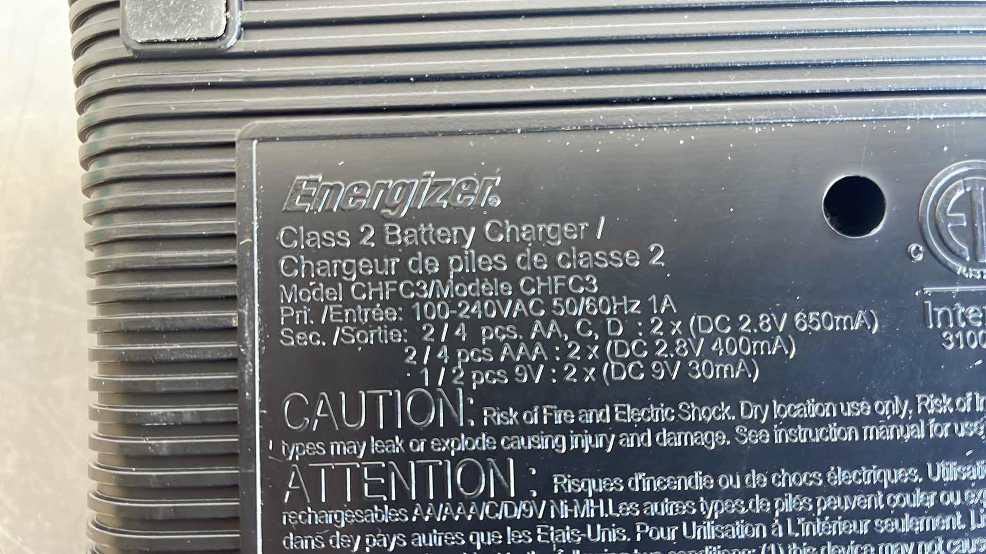 Photo 1 of ENERGIZER NIMH UNIVERSAL BATTERY CHARGER MODEL CHFC3 (5)