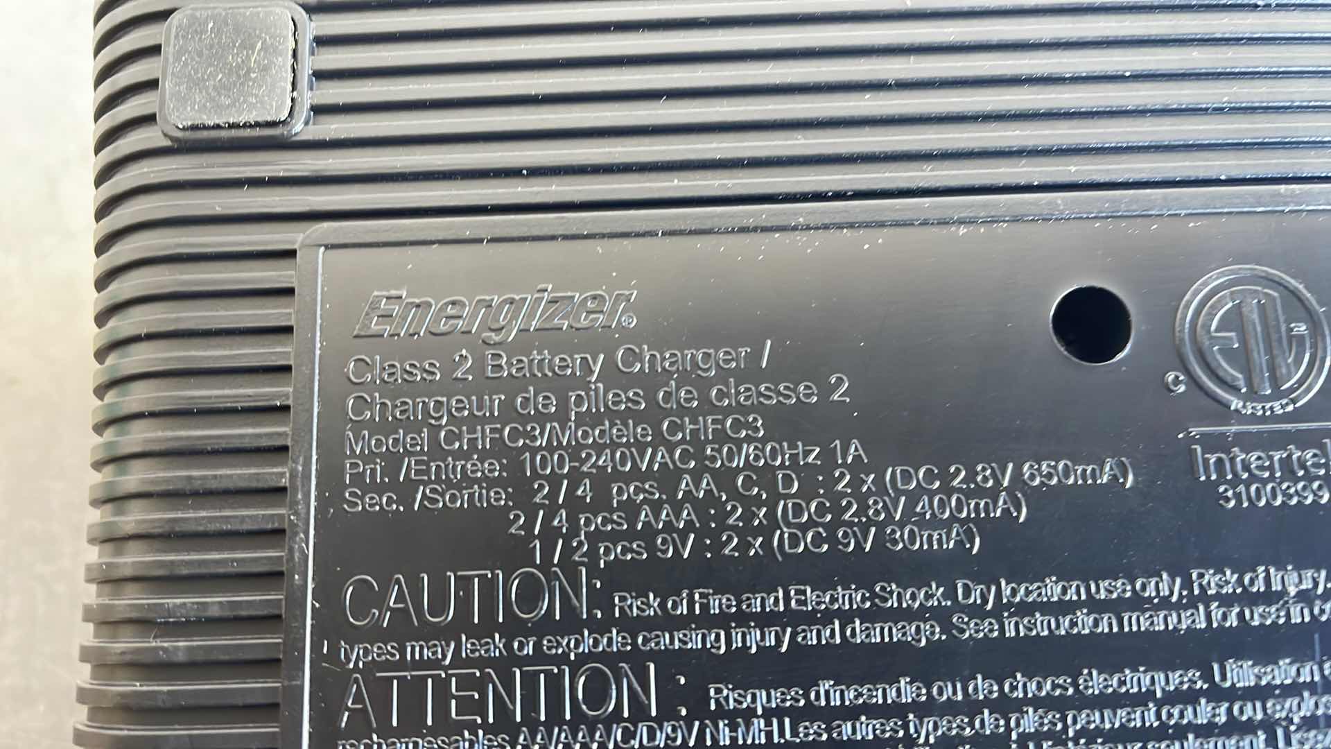 Photo 1 of ENERGIZER NIMH UNIVERSAL BATTERY CHARGER MODEL CHFC3 (5)