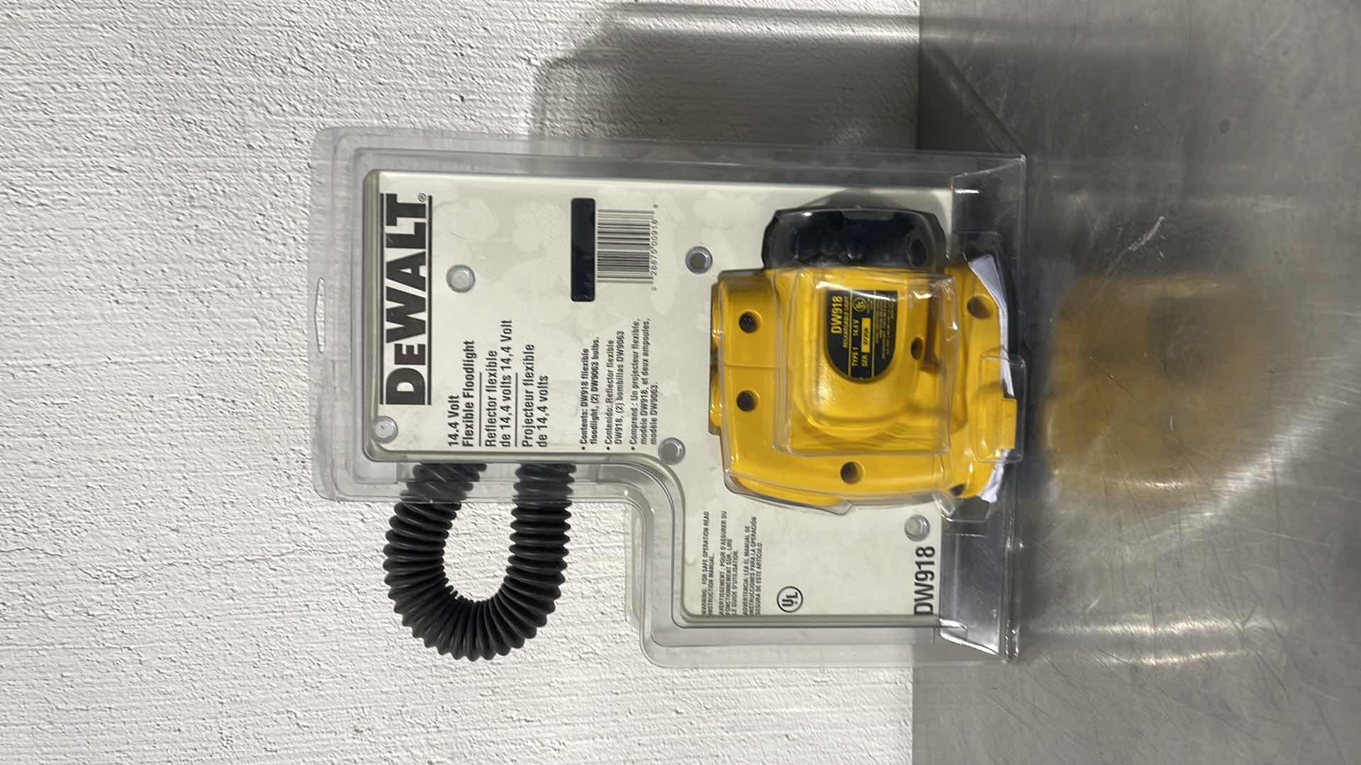 Photo 1 of NIP DEWALT FLASHLIGHT DW918 14.4V