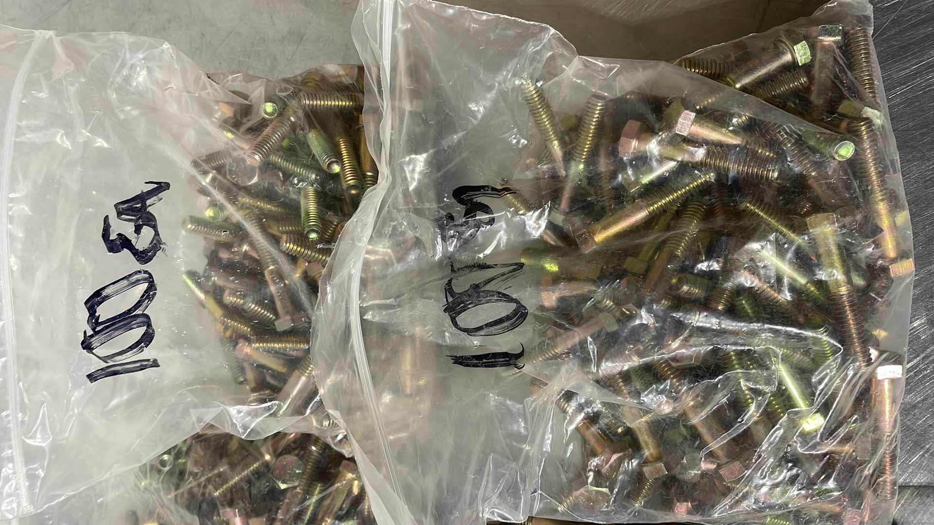 Photo 1 of 5/16-18 X 1-3/4" GRADE 5 HEX BOLTS 400 pcs