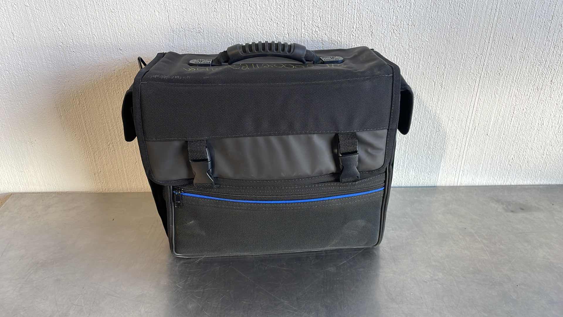 Photo 1 of BENQ MP510 DIGITAL PROJECTOR WITH CASE