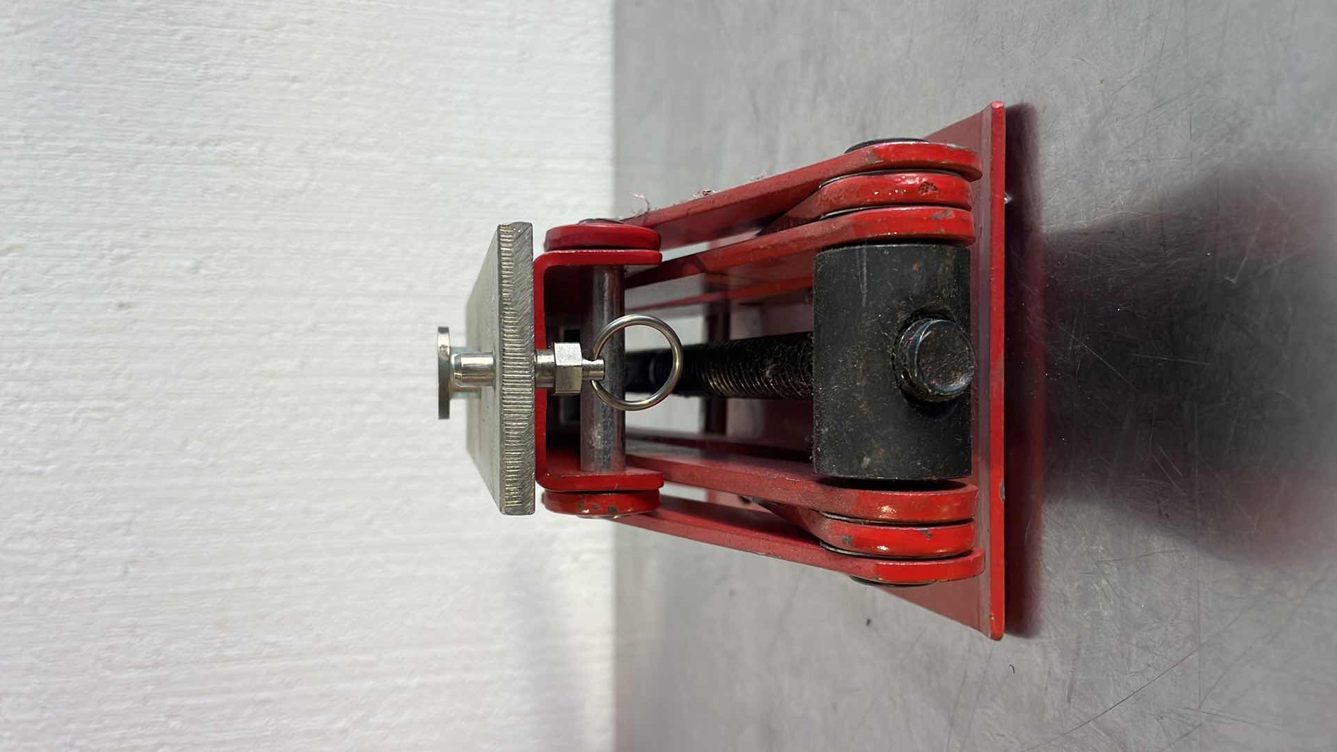 Photo 1 of US JACK MODEL SJ-1.5 CAPACITY 1-1/2 TON