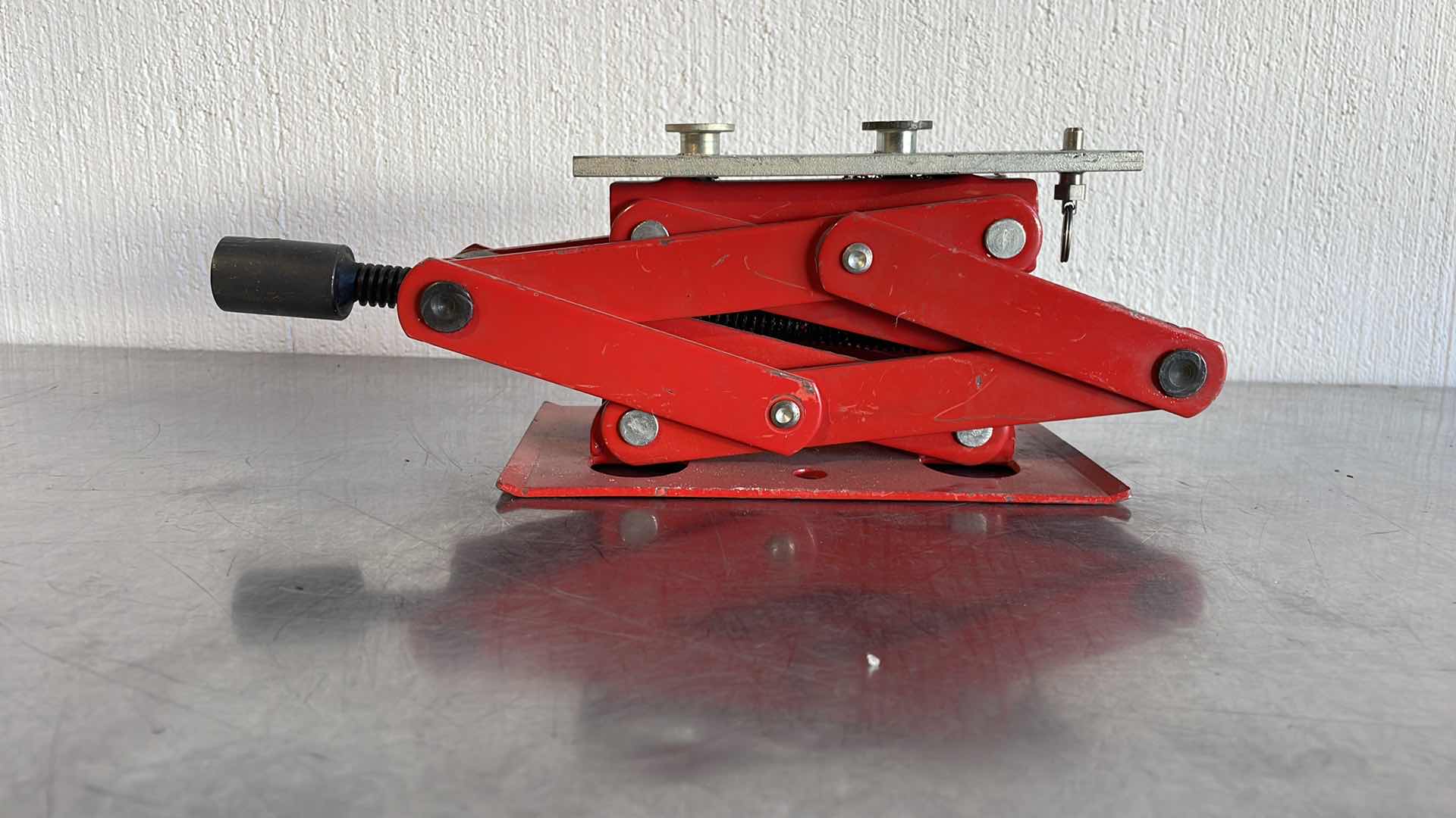 Photo 1 of US JACK MODEL SJ-1.5 CAPACITY 1-1/2 TON