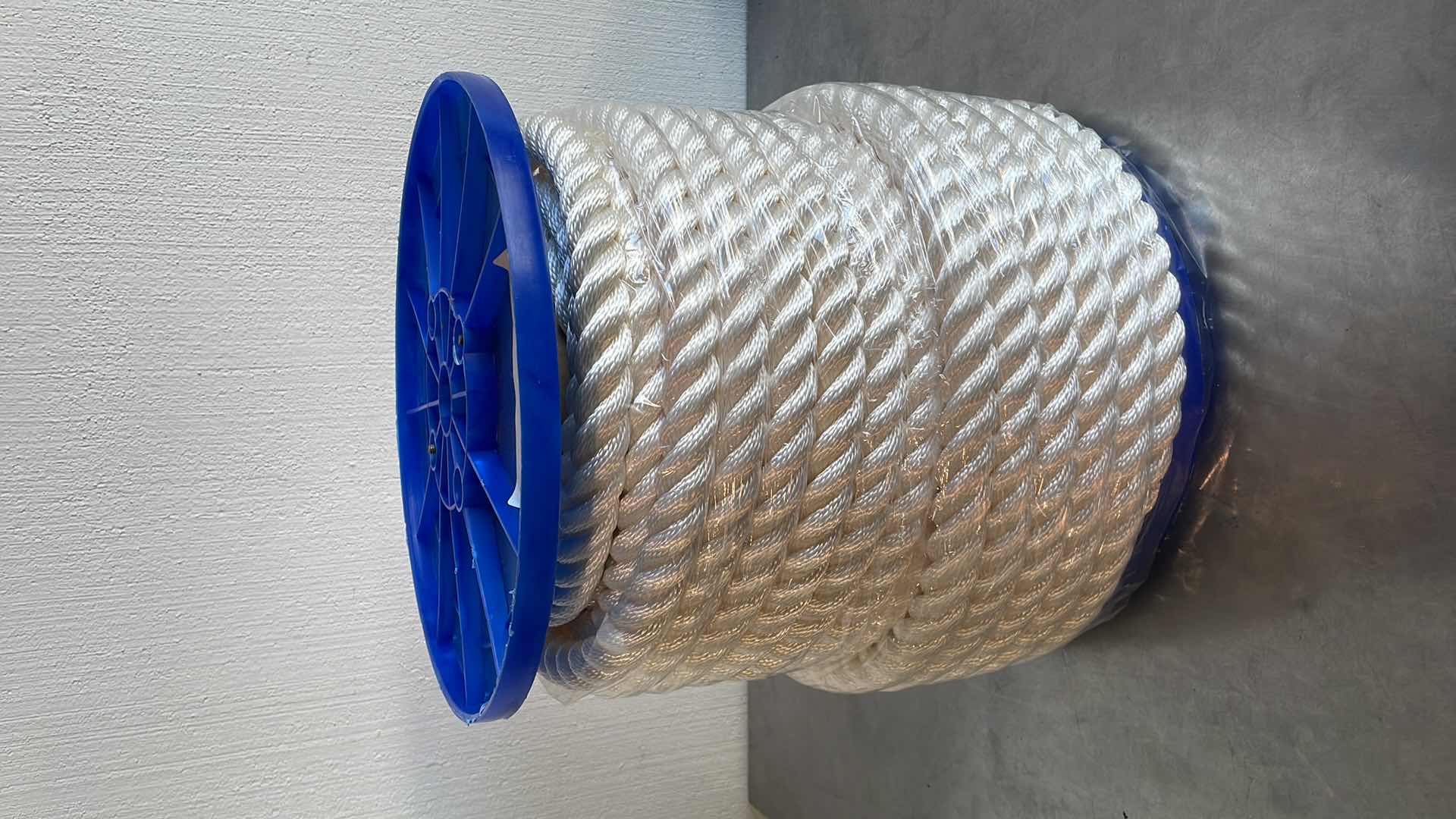 Photo 1 of 1"-150' PREMIUM NYLON ROPE T.W EVANS CORDAGE 39 LB