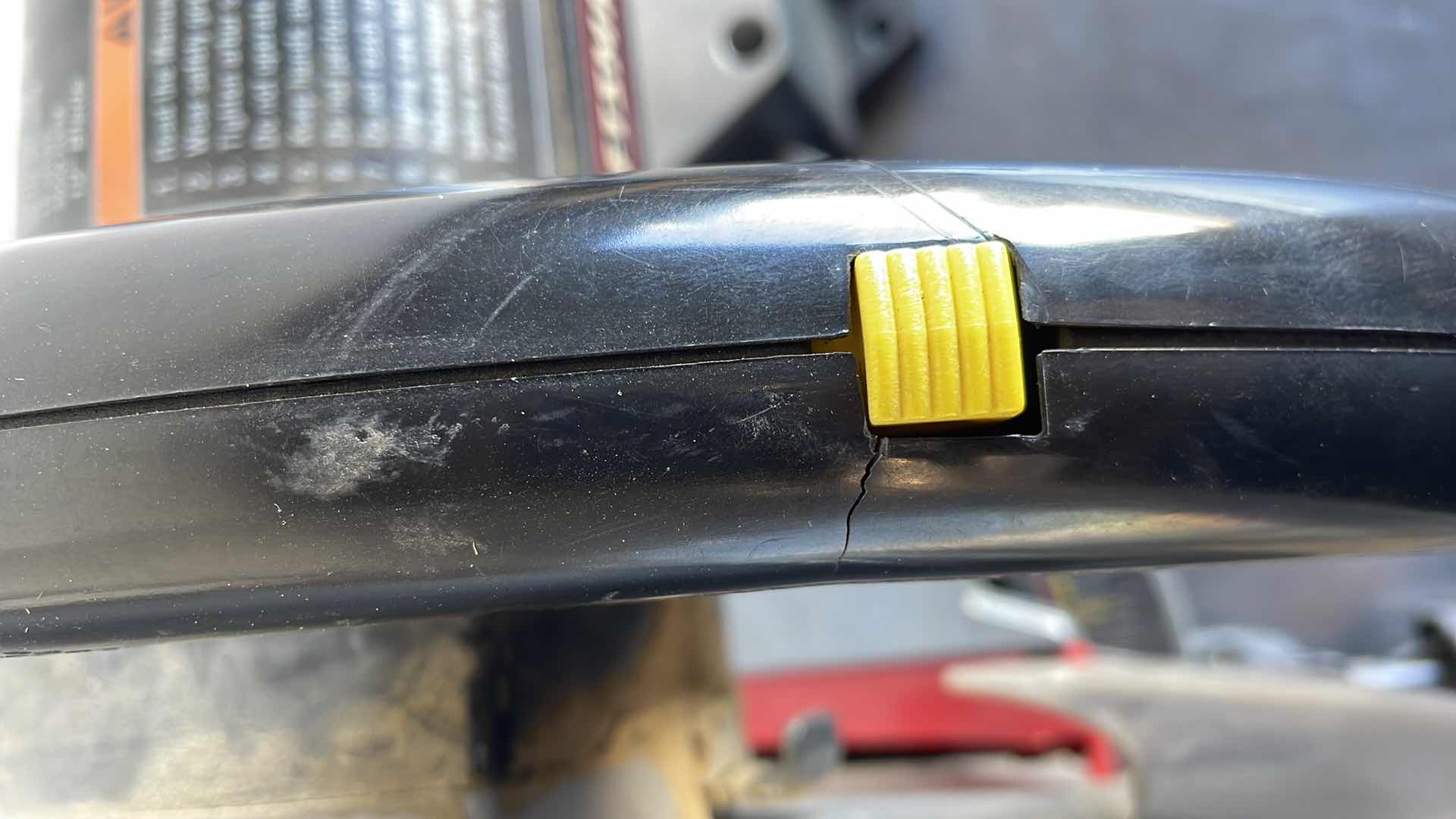 Photo 5 of CRAFTSMAN 12” COMPOUND MITER SAW HANDLE CRACKED STILL WORKS  SOLD AS IS