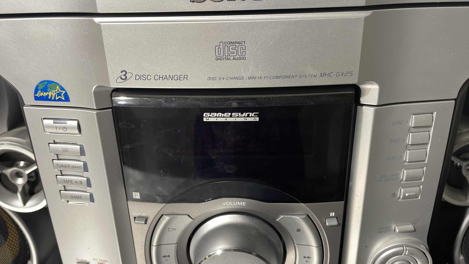 Photo 1 of SONY COMPACT DISC DECK RECEIVER MODEL HCD-GX25 WITH HYBRID DUAL WOOFERS 3DISC CHANGER UNABLE TO TEST THE CASSETTE PLAYER
