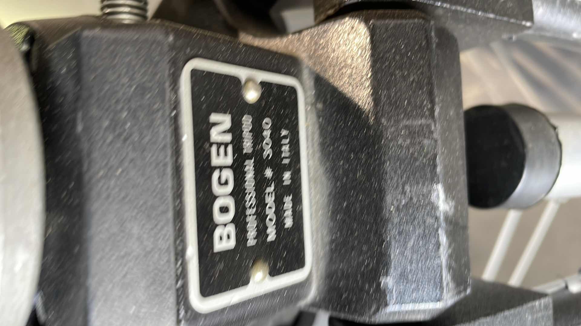 Photo 1 of BOGEN PROFESSIONAL TRIPOD MODEL 3040 MADE IN ITALY