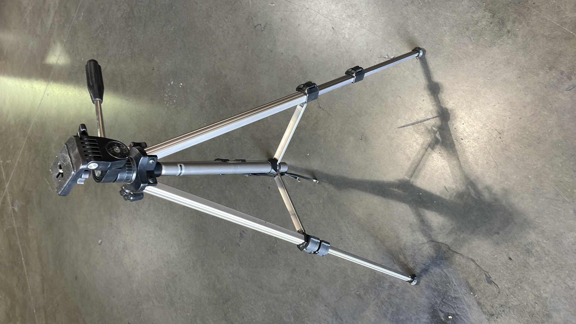 Photo 4 of MIDAS TRIPOD