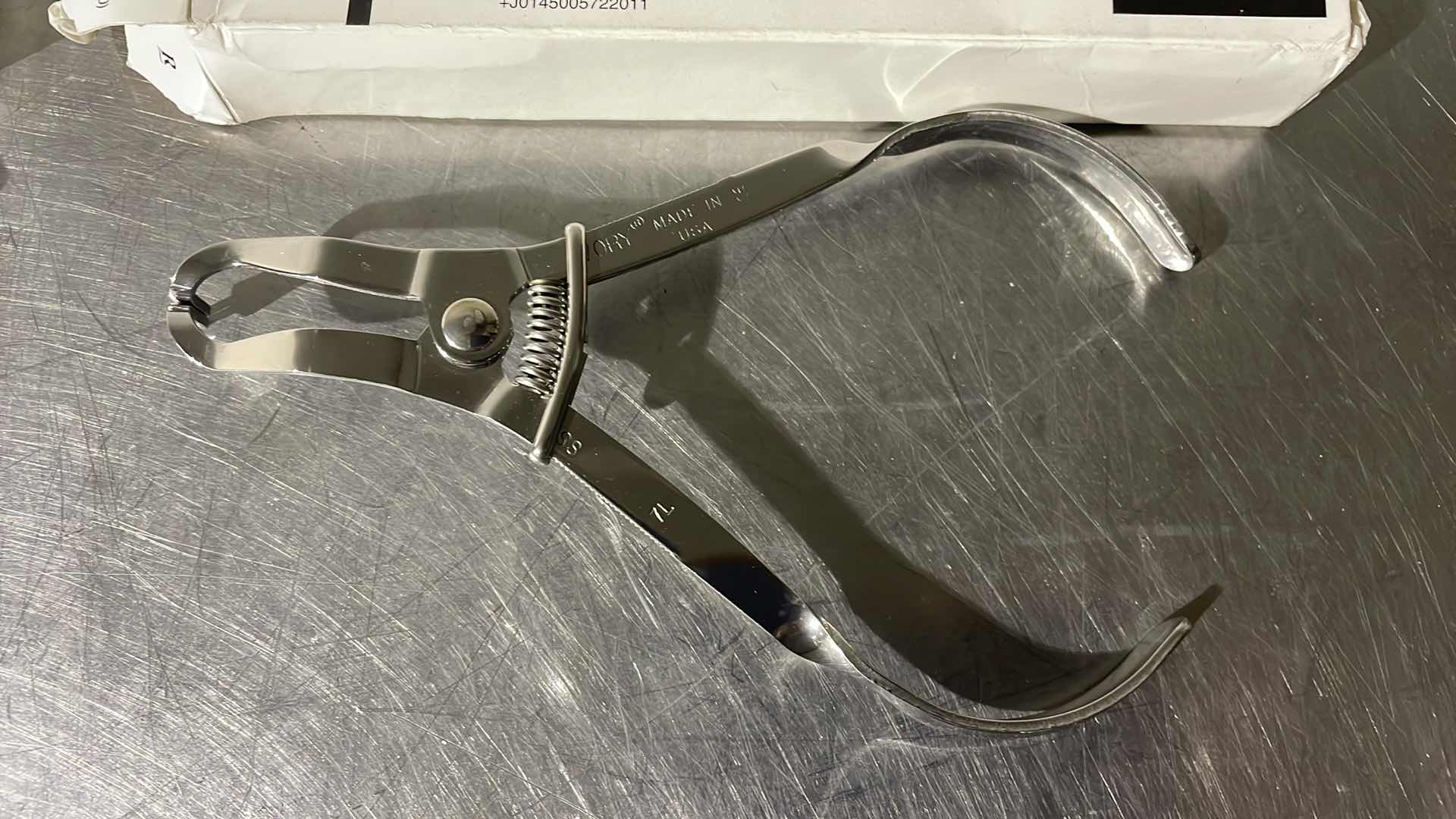 Photo 1 of RUBBER DAM FORCEPS (2)