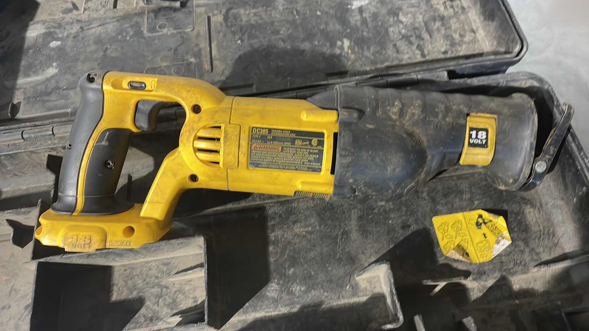 Photo 1 of DEWALT DC385 18V VARIABLE SPEED RECIPROCATING SAW IN CASE NO BATTERY TESTED WORKING