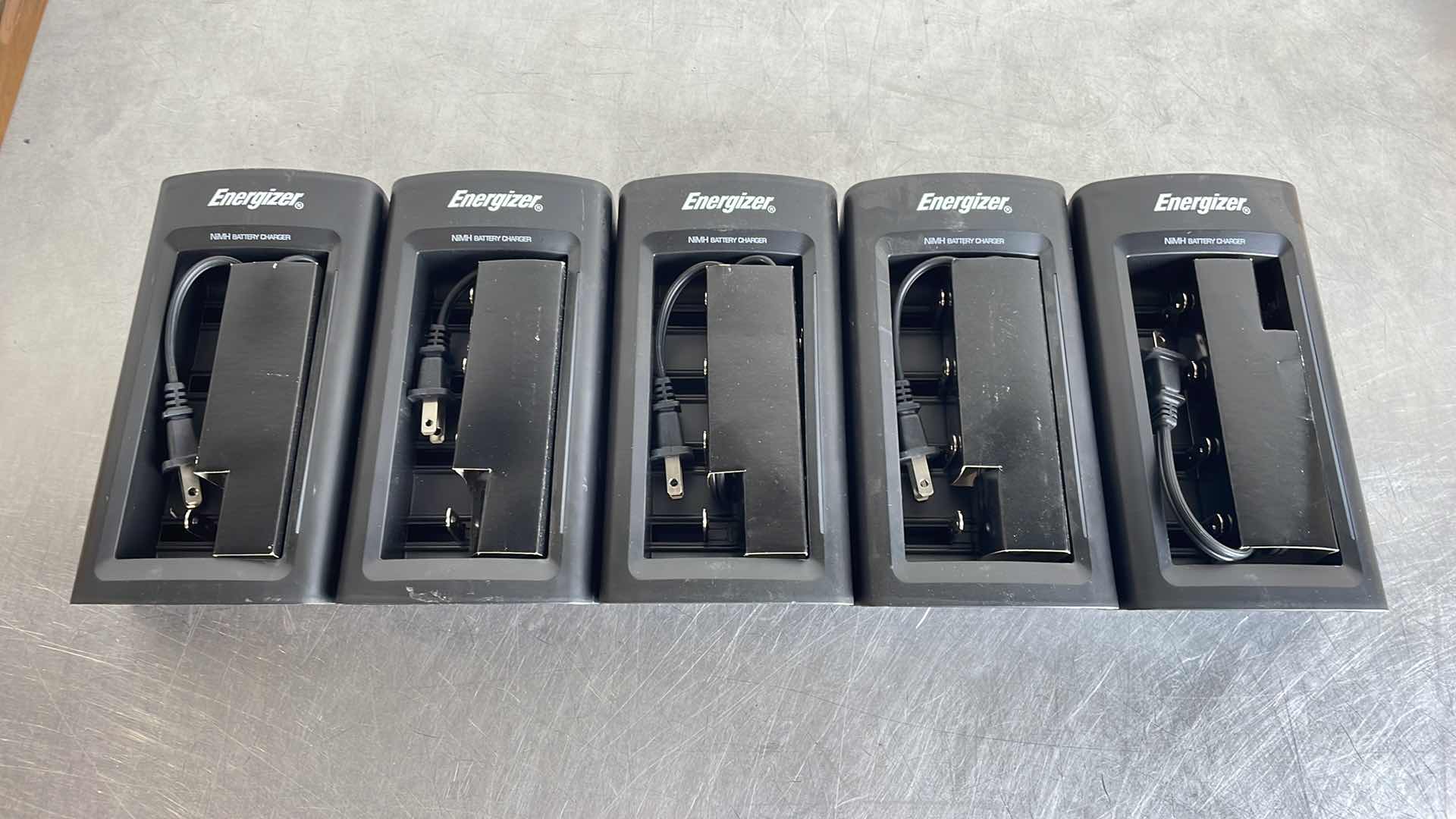 Photo 1 of Energizer NIMH BATTERY CHARGER (5)