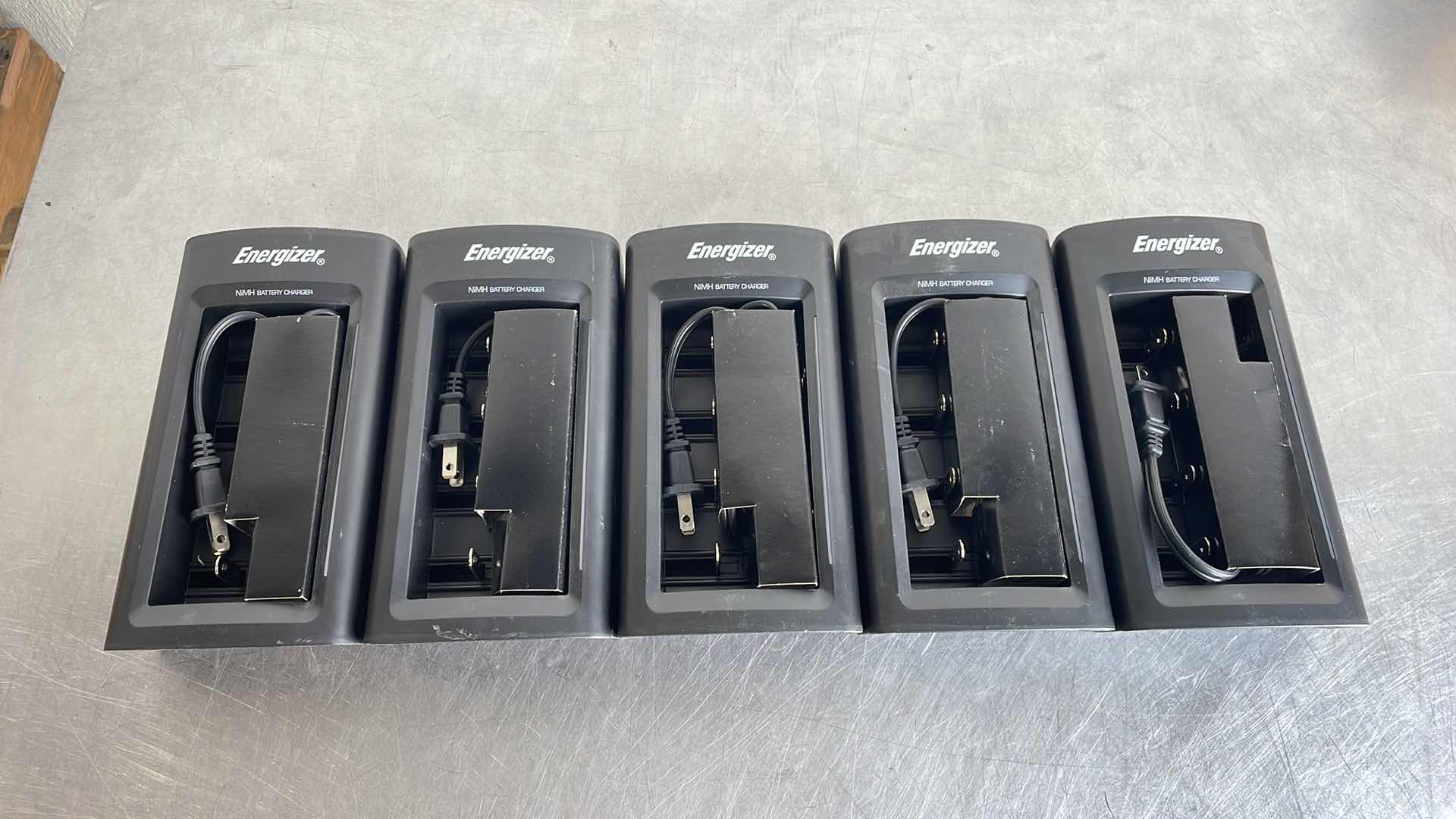 Photo 1 of Energizer NIMH BATTERY CHARGER (5)