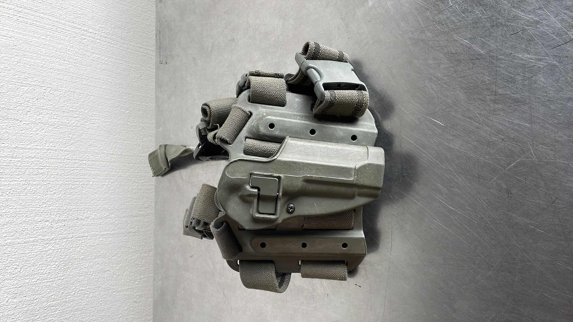 Photo 1 of BLACKHAWK SERPA L3 TACTICAL HOLSTER BERETTA 92/96