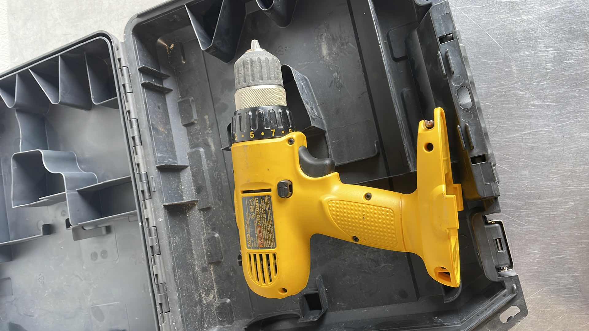 Photo 1 of DEWALT 3/8” 18v CORDLESS DRILL DW929 IN CASE NO BATTERY TESTED WORKING