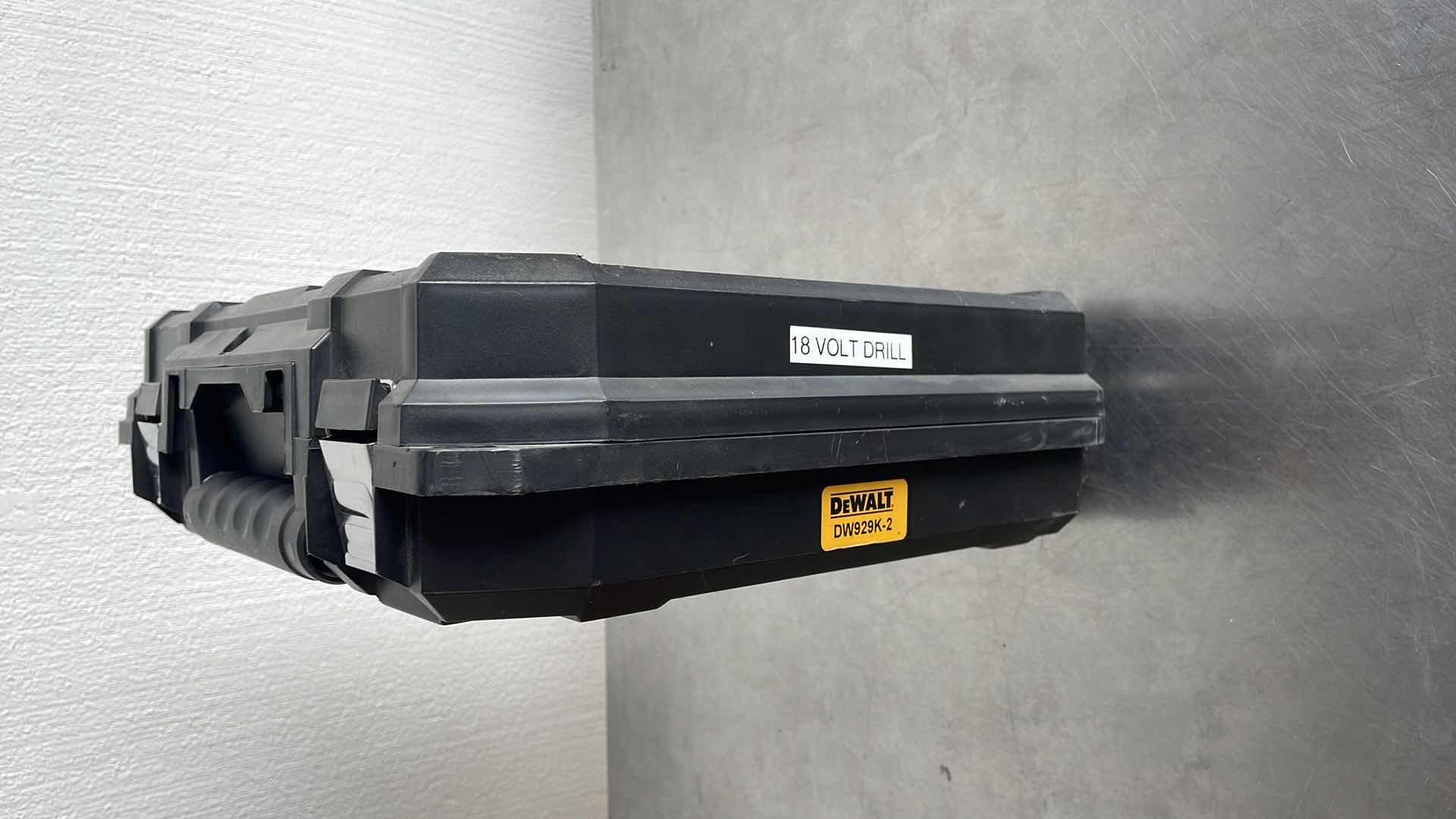 Photo 1 of DEWALT 3/8” 18v CORDLESS DRILL DW929 IN CASE NO BATTERY TESTED WORKING