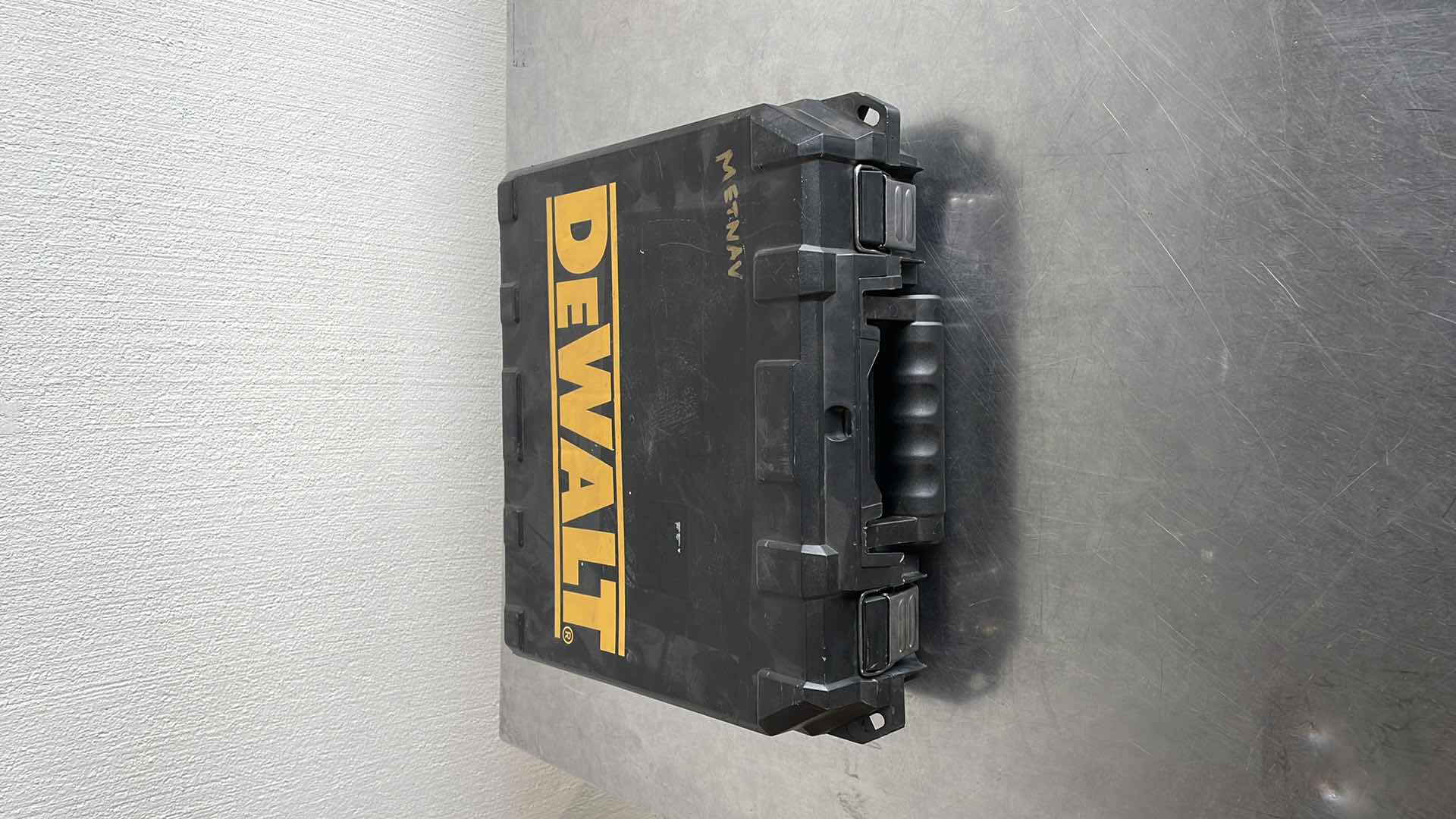 Photo 1 of DEWALT 3/8” 18v CORDLESS DRILL DW929 IN CASE NO BATTERY TESTED WORKING