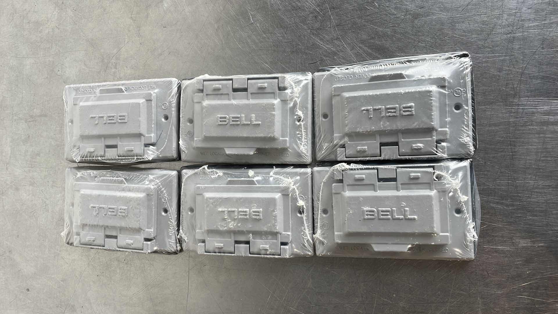 Photo 1 of BELL SINGLE GANG RECTANGULAR ALUMINUM GRAY GFCI OUTDOOR BOX COVER MODEL 5101-0 (6)