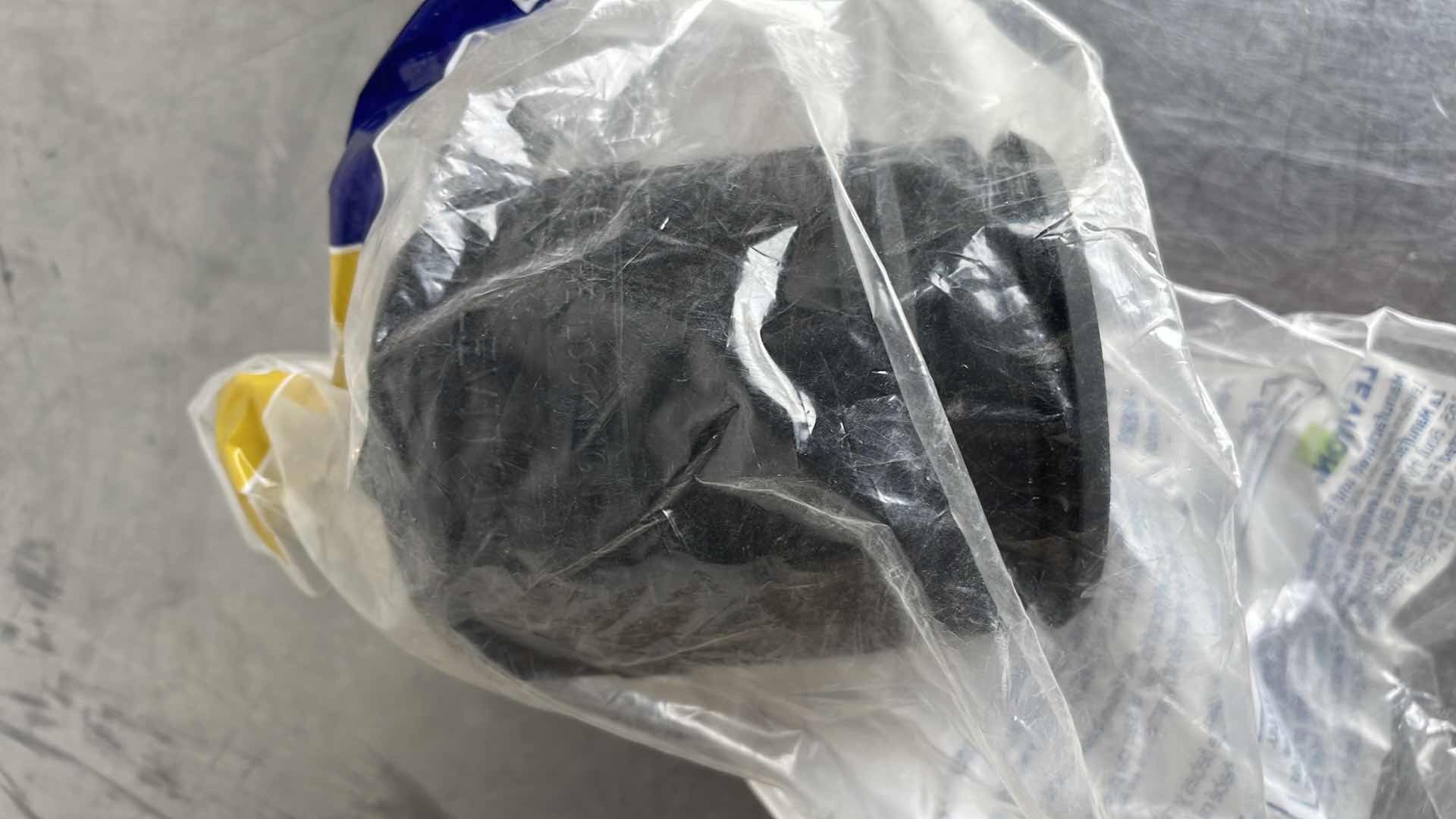 Photo 1 of LEVITON 6033 WEATHER RESISTANT PLUG BOOT 20 AMP & 30 AMP (13)