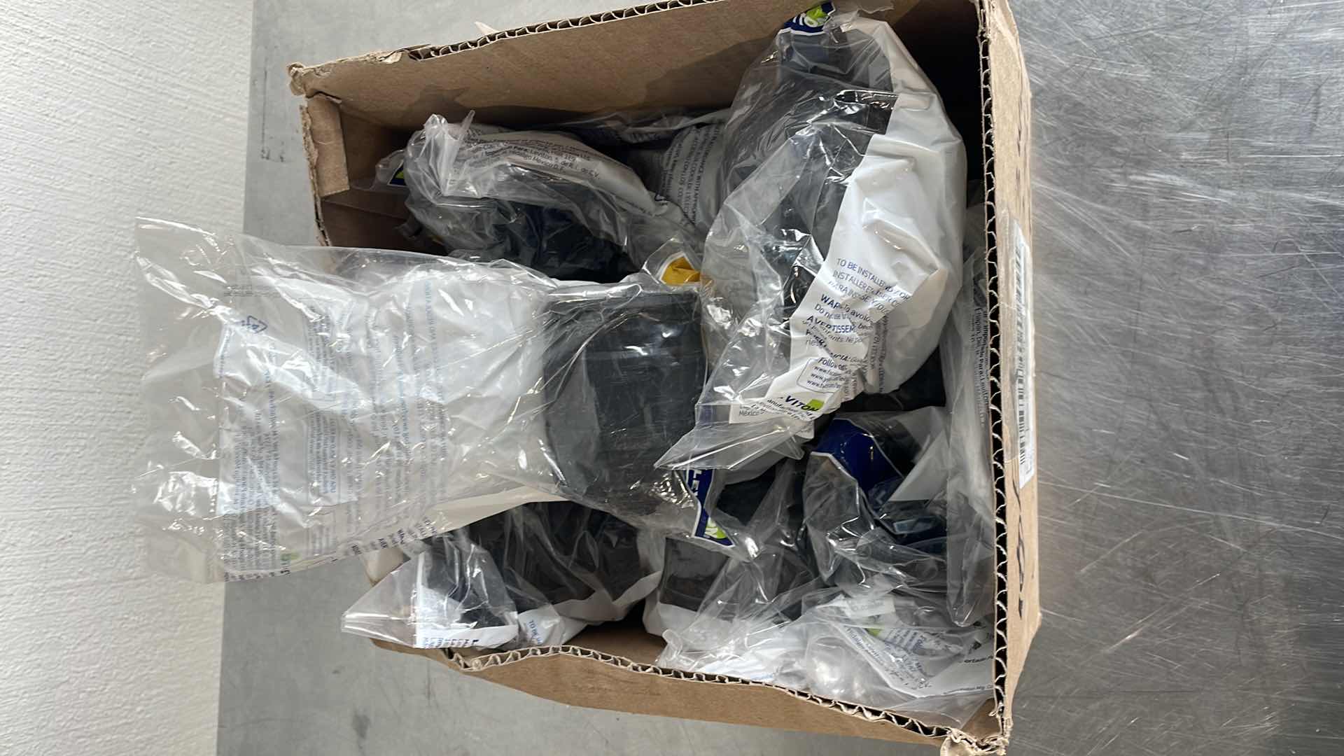 Photo 1 of LEVITON 6033 WEATHER RESISTANT PLUG BOOT 20 AMP & 30 AMP (10)