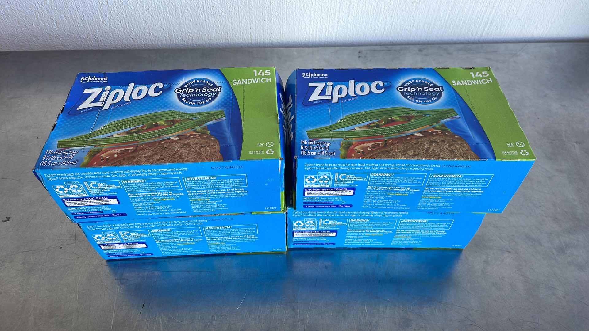 Photo 1 of ZIPLOC GRIP AND SEAL SANDWICH BAGS 145 EACH BOX (4)