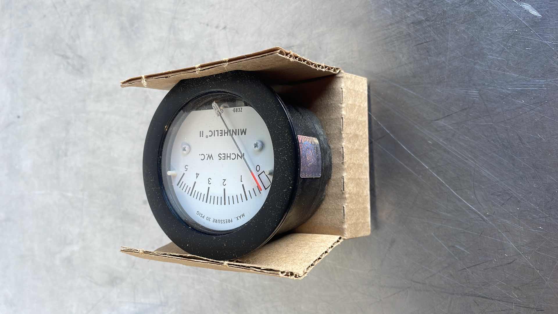 Photo 1 of DWYER 2-5005 MINIHELIC II SERIES 5000 PRESSURE GAUGE (2)