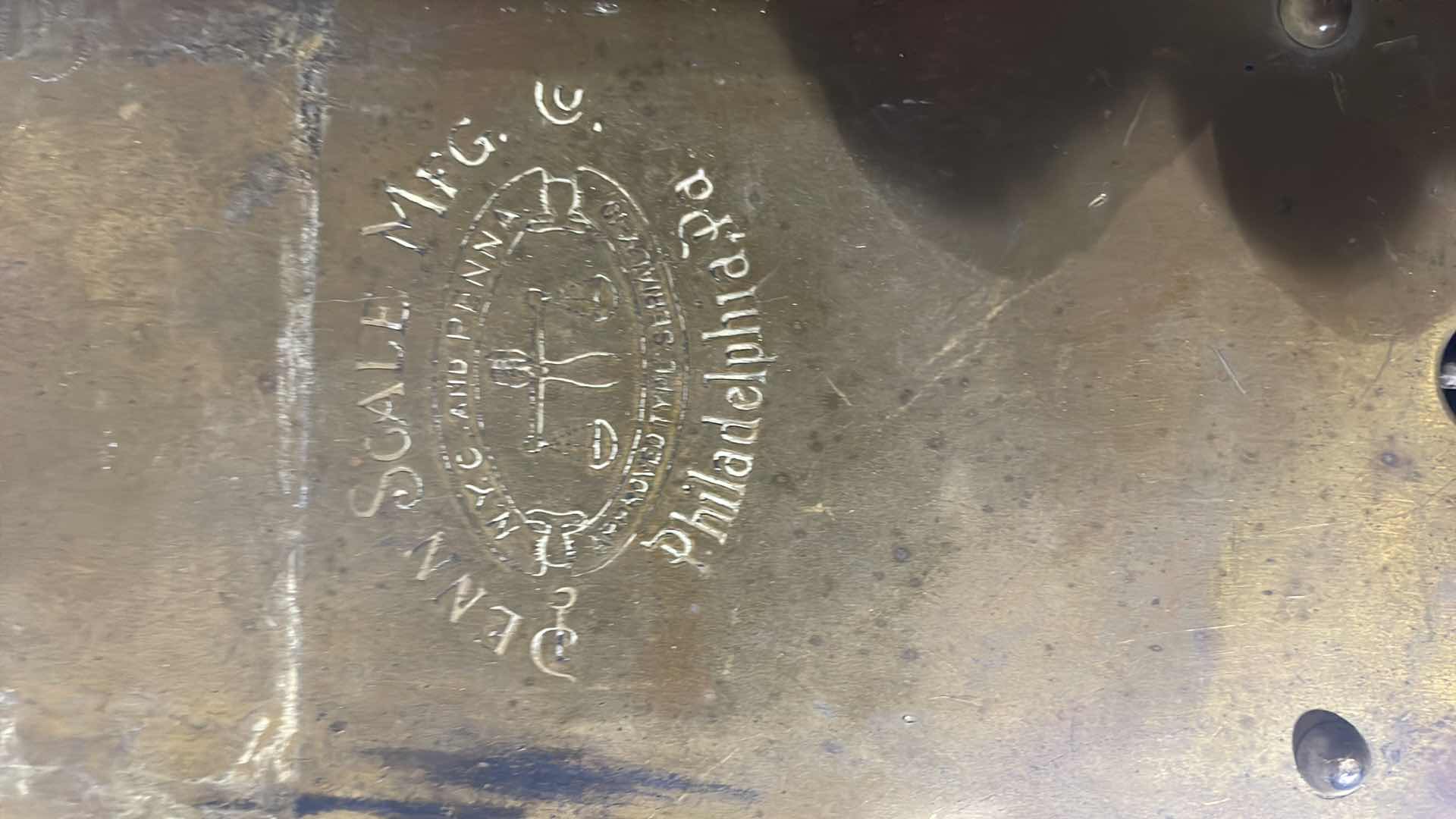 View 2 of ANTIQUE HANGING 100 LB. SCALE, PENN SCALE MFG. CO., PHILADELPHIA, PA, SERIES 2100