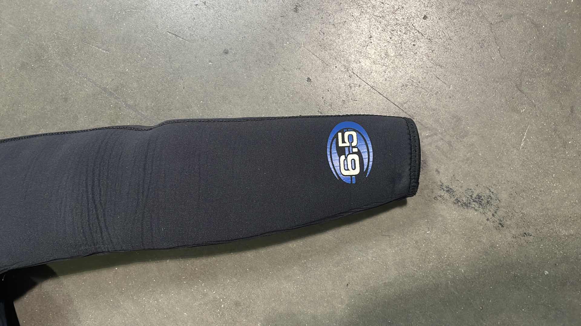 Photo 1 of DEEPSEE 6.5 LARGE SHORT FULL ZIP WETSUIT ITEM DUSTY