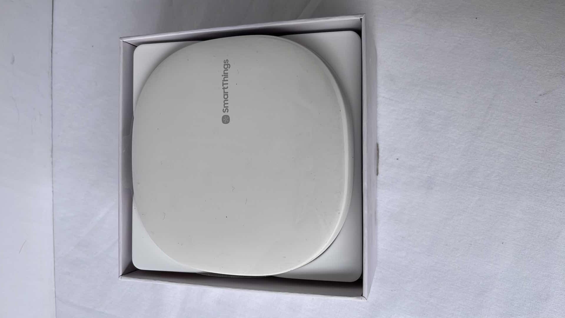 Photo 1 of SAMSUNG SMART THINGS V3 HUB 3RD GENERATION, WHITE (IM6001-VP301)