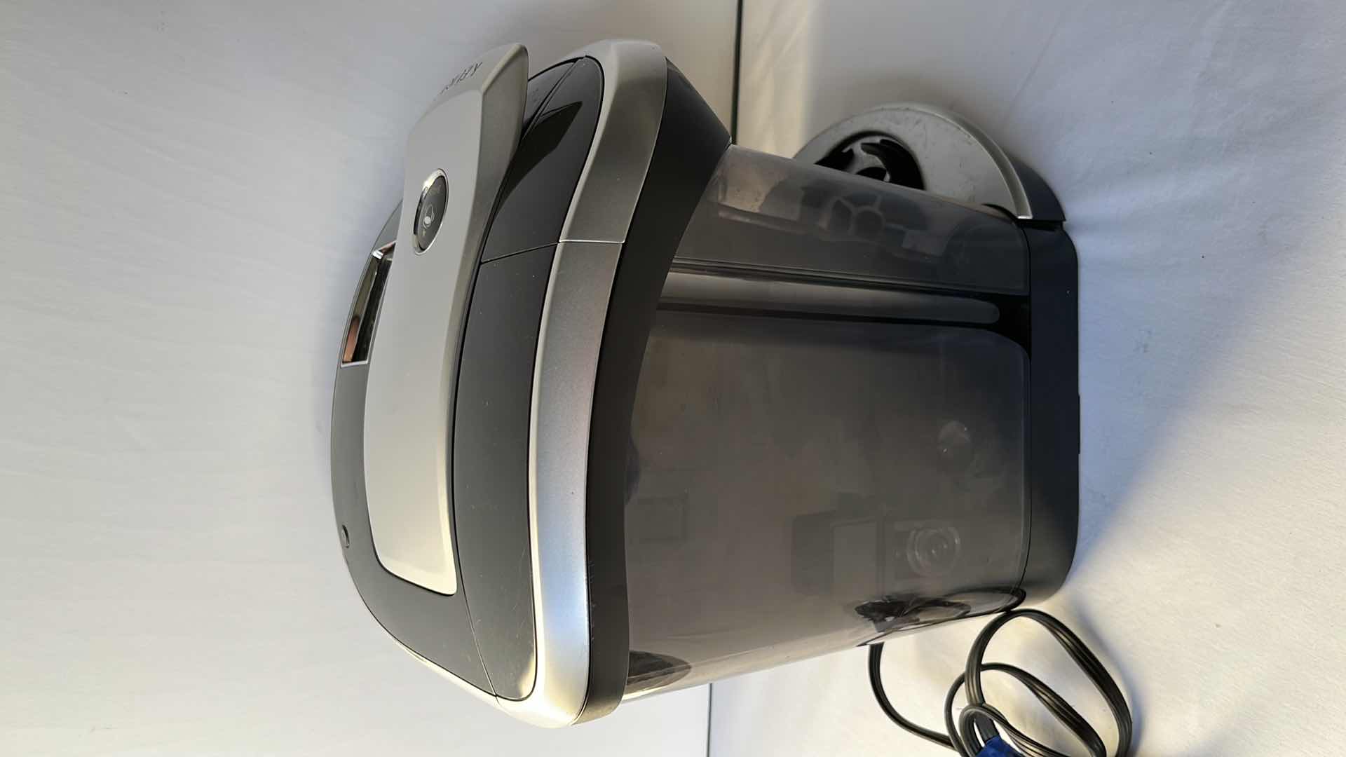 Photo 1 of KEURIG SINGLE CUP BREWING SYSTEM COFFEE MAKER (MODEL V700)