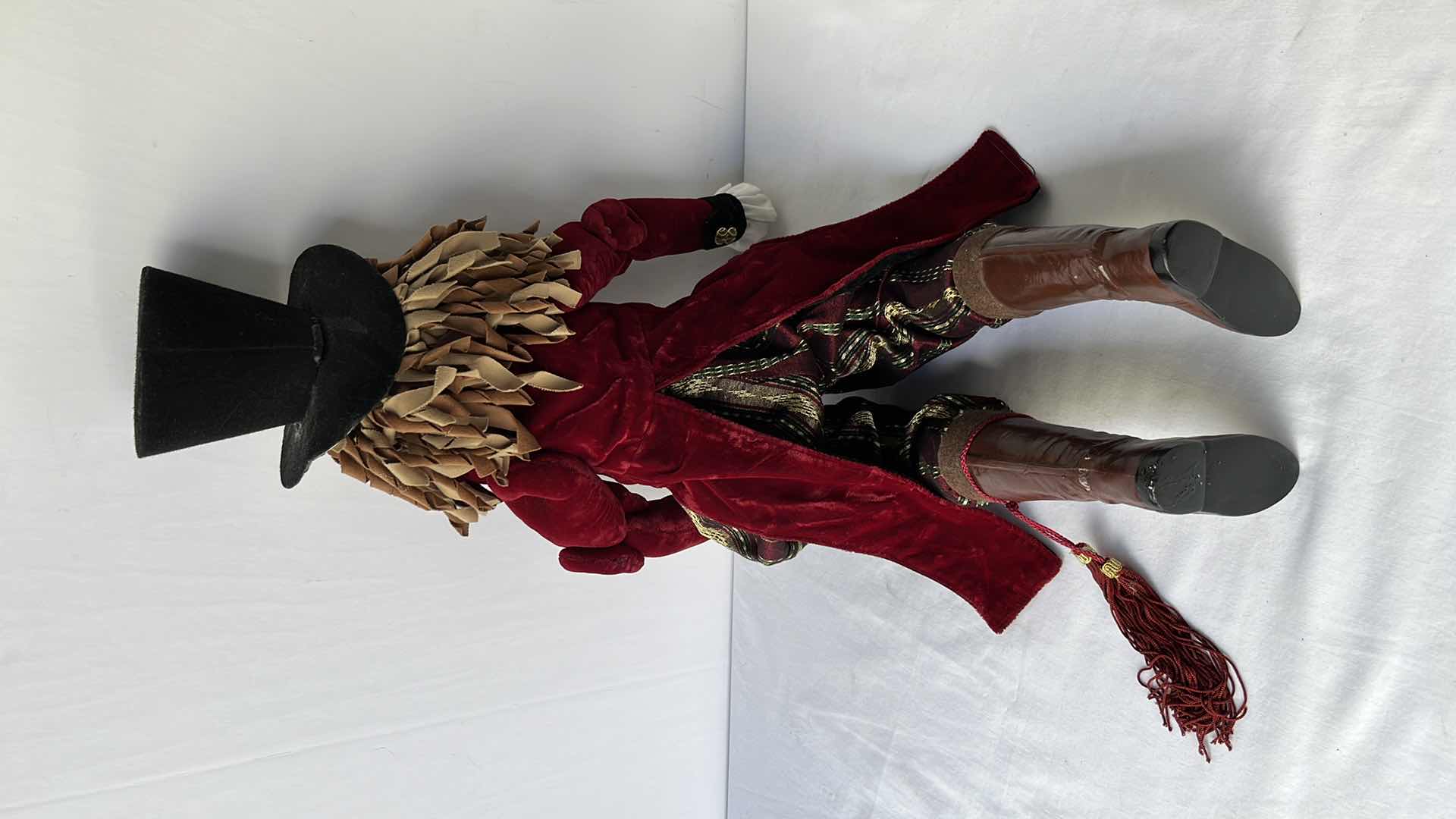 Photo 5 of KATHERINE’S COLLECTION RENAISSANCE CIRCUS RINGMASTER LION BY WAYNE KLESKI, 30”H