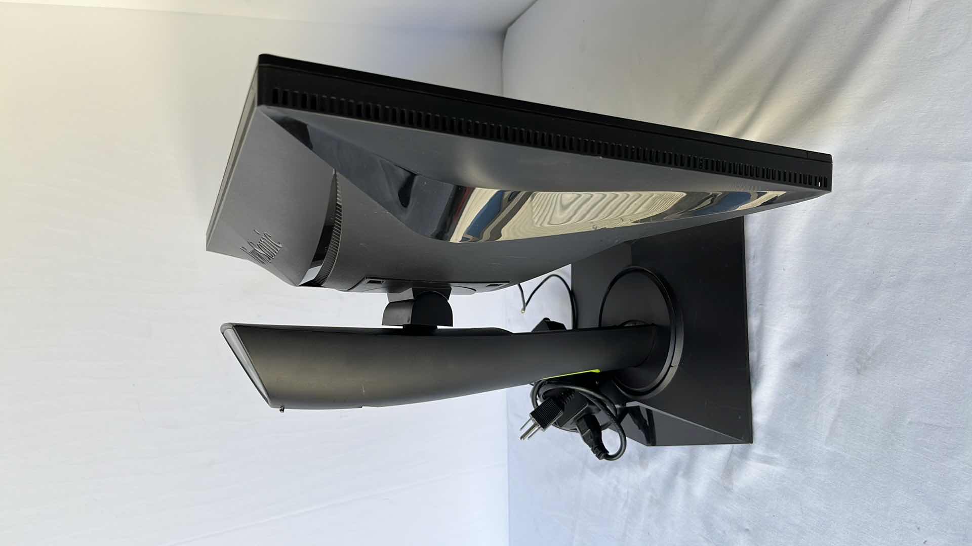 Photo 3 of VIEWSONIC 25” 1080P 240HZ 1MS GSYNC GAMING MONITOR (MODEL XG2560)