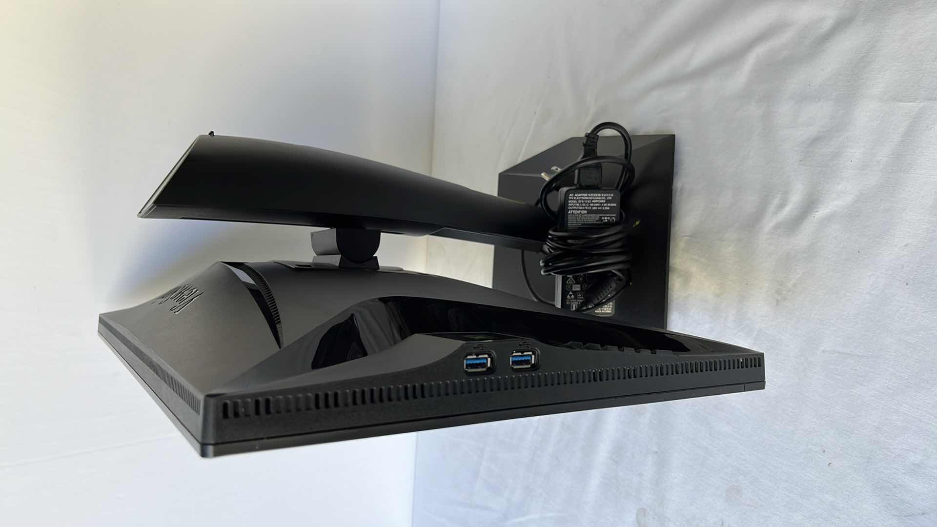 Photo 2 of VIEWSONIC 25” 1080P 240HZ 1MS GSYNC GAMING MONITOR (MODEL XG2560)