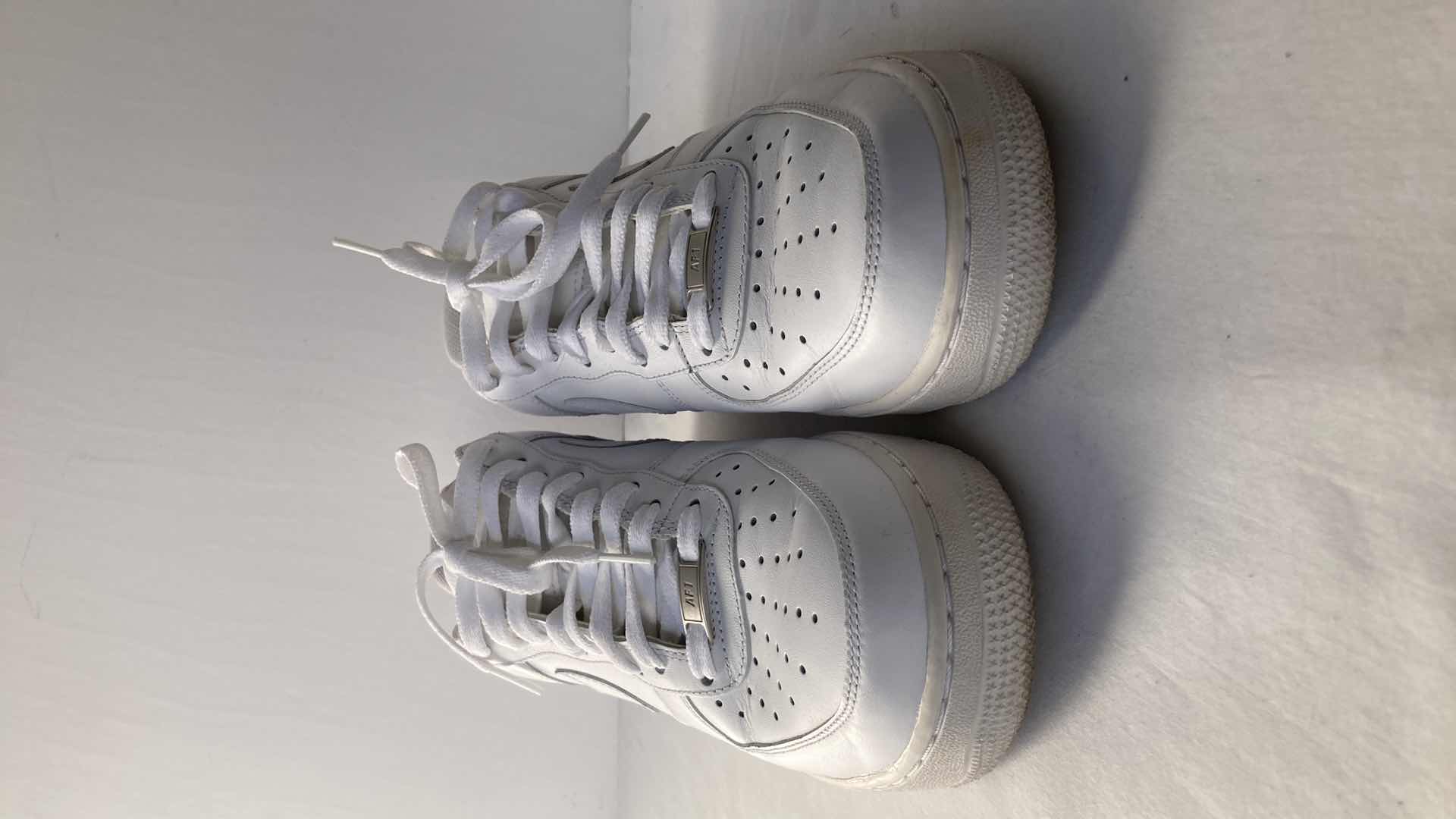 Photo 1 of NIKE AIR FORCE 1 ‘07 SHOES SIZE 9 W BOX