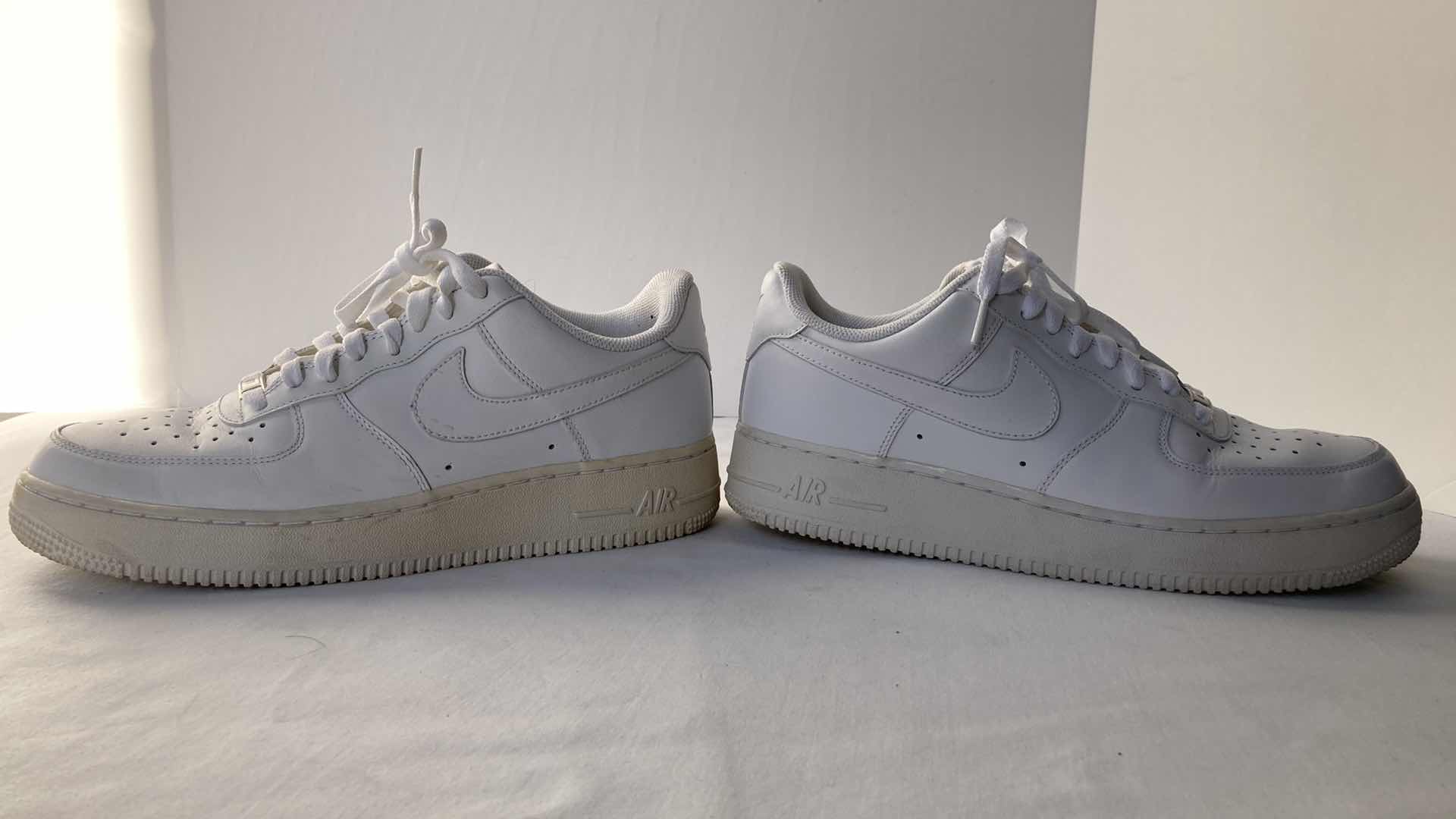 Photo 1 of NIKE AIR FORCE 1 ‘07 SHOES SIZE 9 W BOX