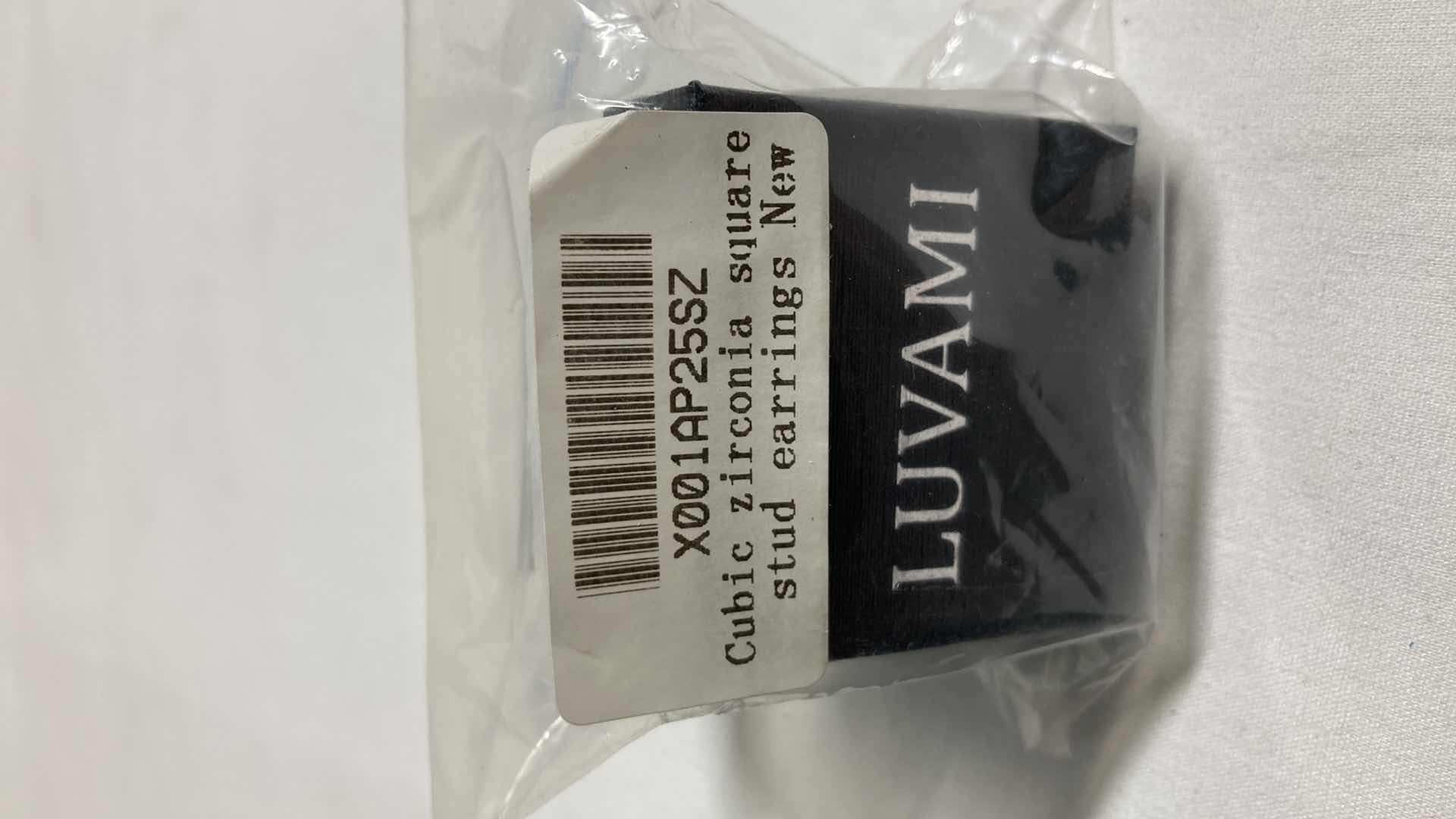 Photo 1 of NEW LUVAMI CUBIC ZIRCONIA 0.25” SQUARE STUD EARRINGS (20)