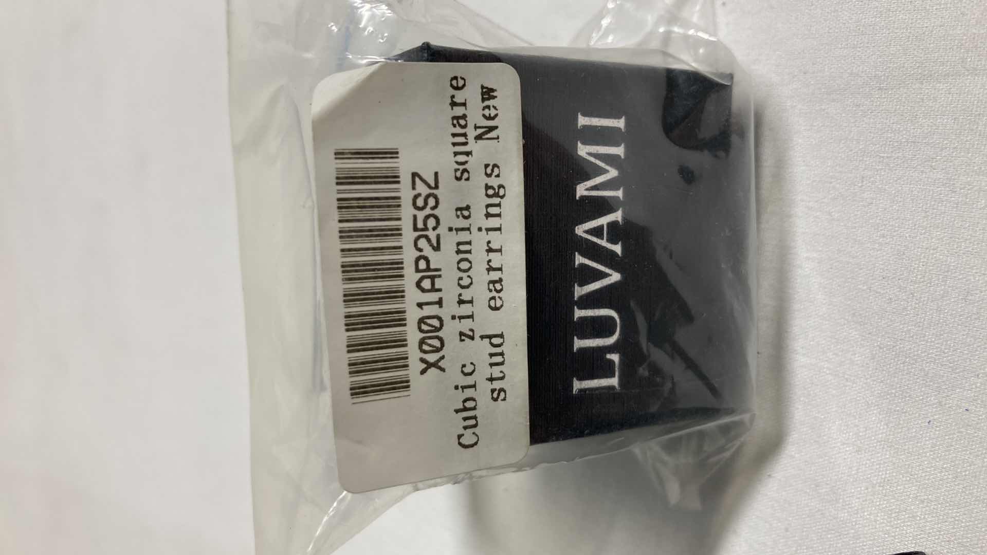 Photo 1 of NEW LUVAMI CUBIC ZIRCONIA 0.25” SQUARE STUD EARRINGS (20)