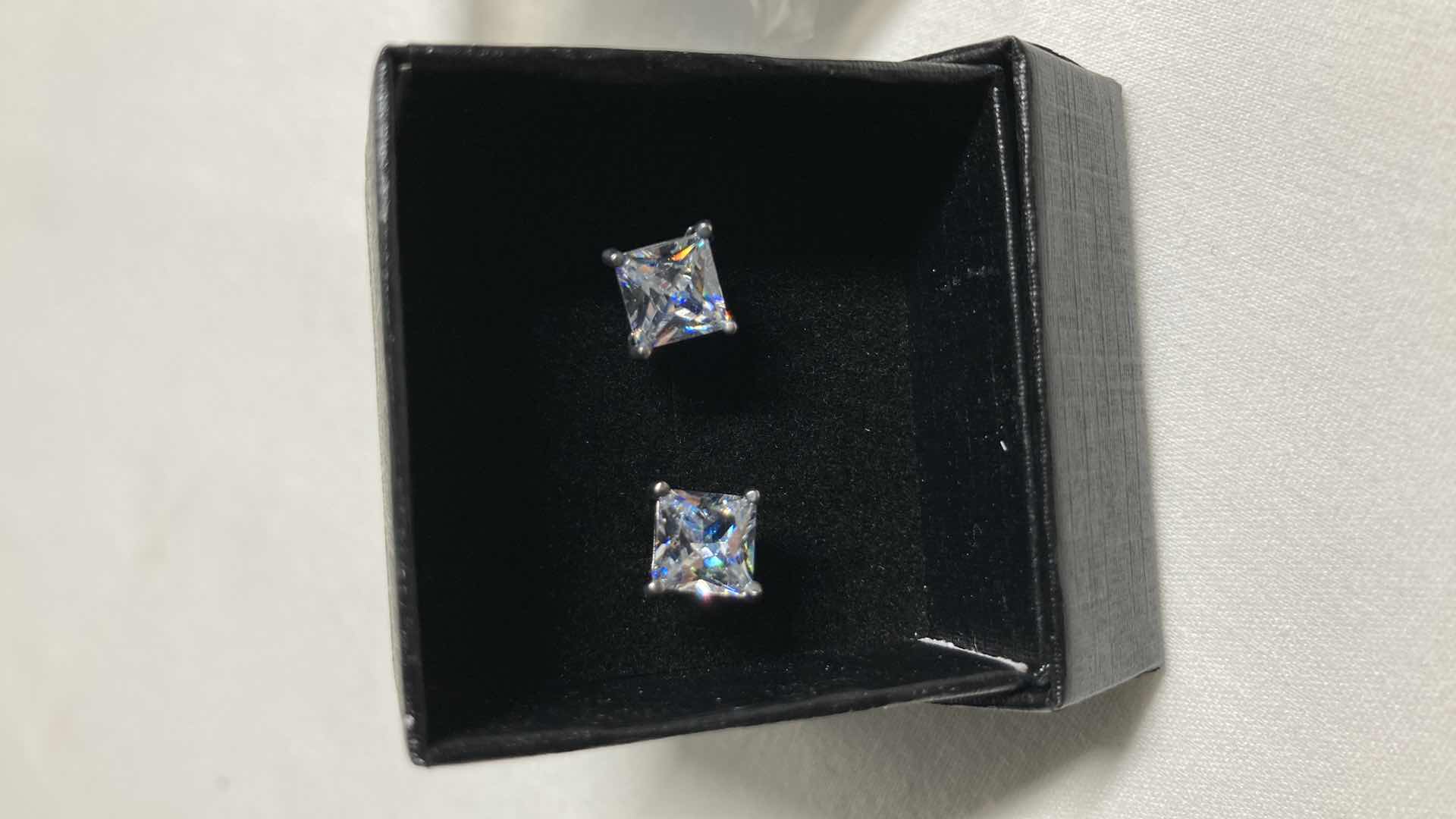Photo 1 of NEW LUVAMI CUBIC ZIRCONIA 0.25” SQUARE STUD EARRINGS (20)