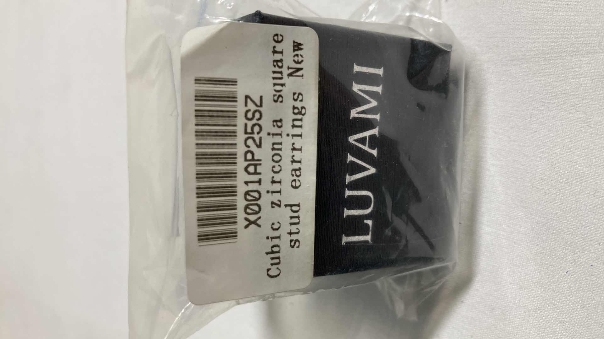 Photo 1 of NEW LUVAMI CUBIC ZIRCONIA 0.25” SQUARE STUD EARRINGS (20)