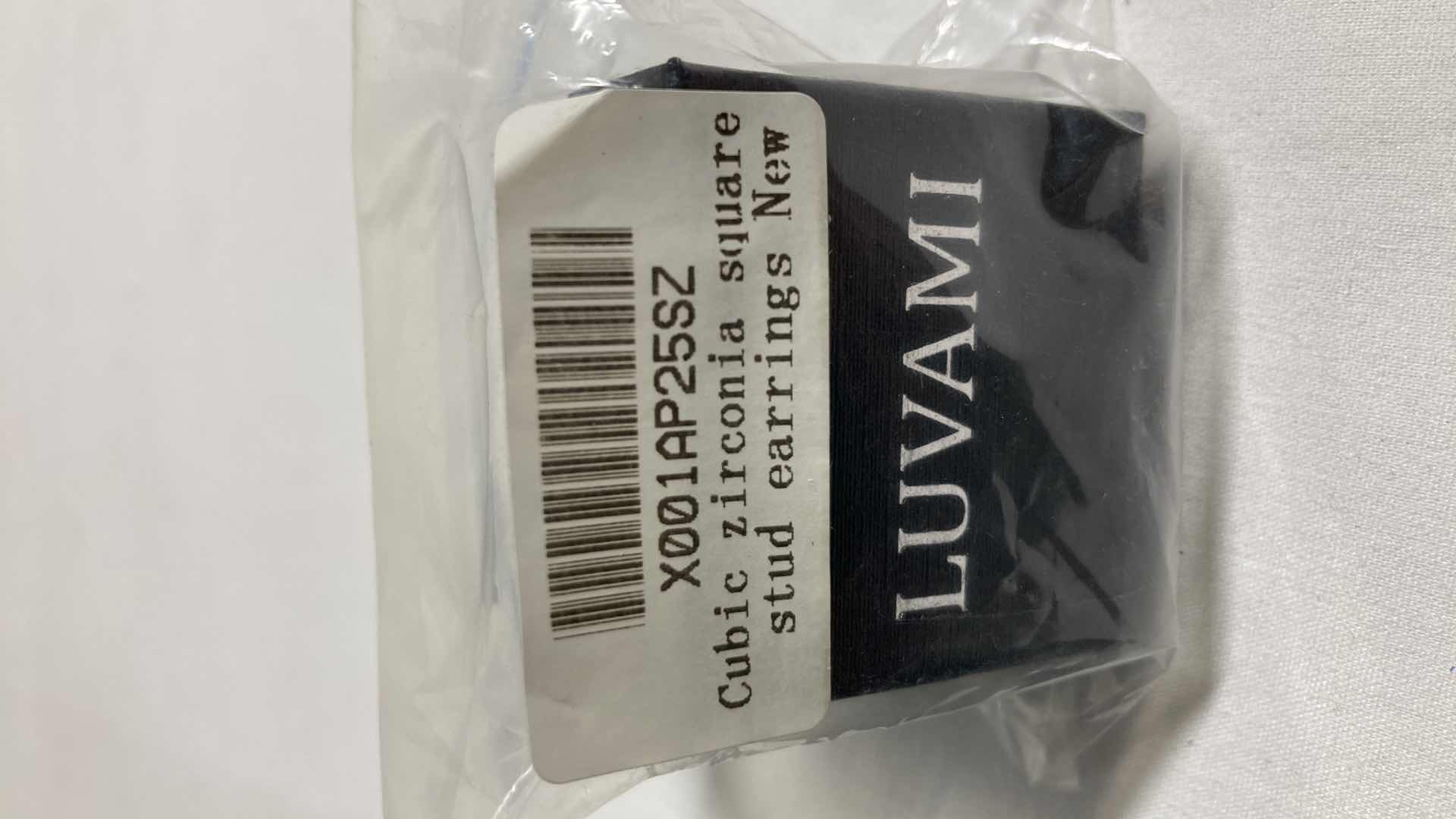 Photo 1 of NEW LUVAMI CUBIC ZIRCONIA 0.25” SQUARE STUD EARRINGS (20)