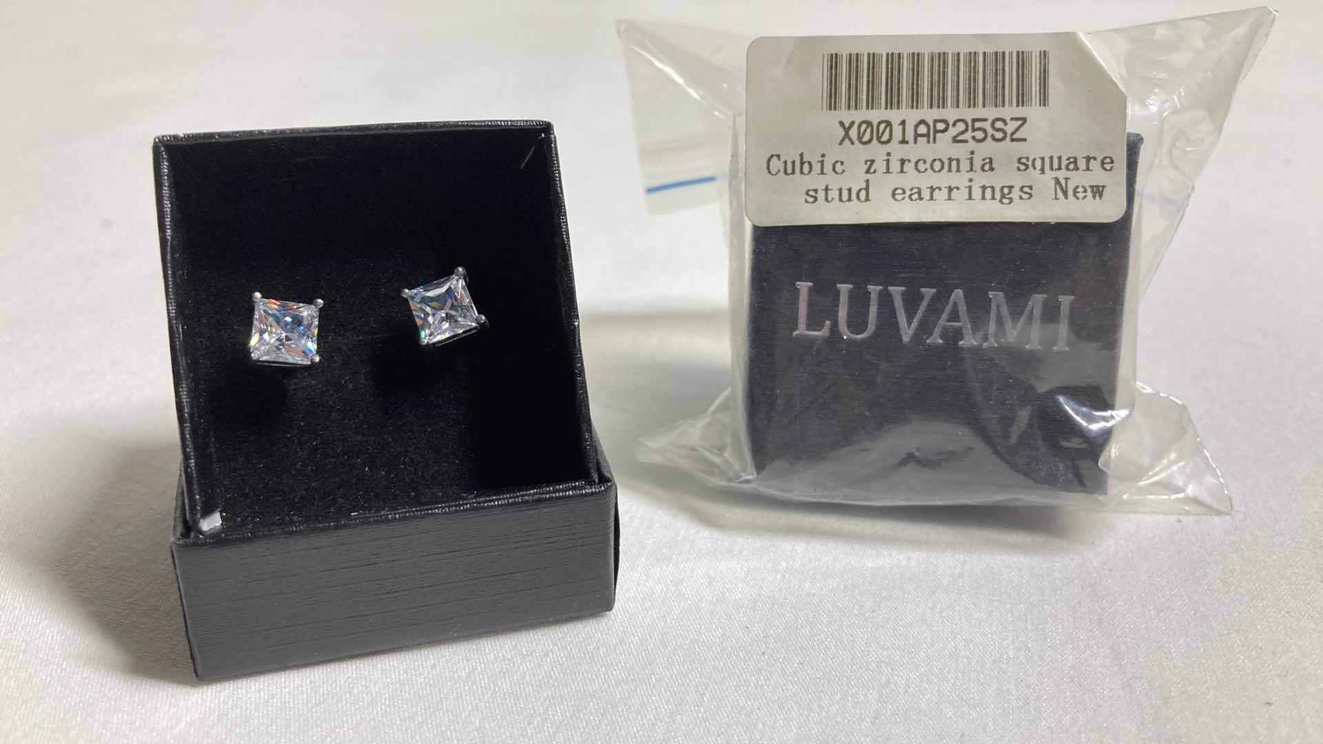 Photo 1 of NEW LUVAMI CUBIC ZIRCONIA 0.25” SQUARE STUD EARRINGS (20)