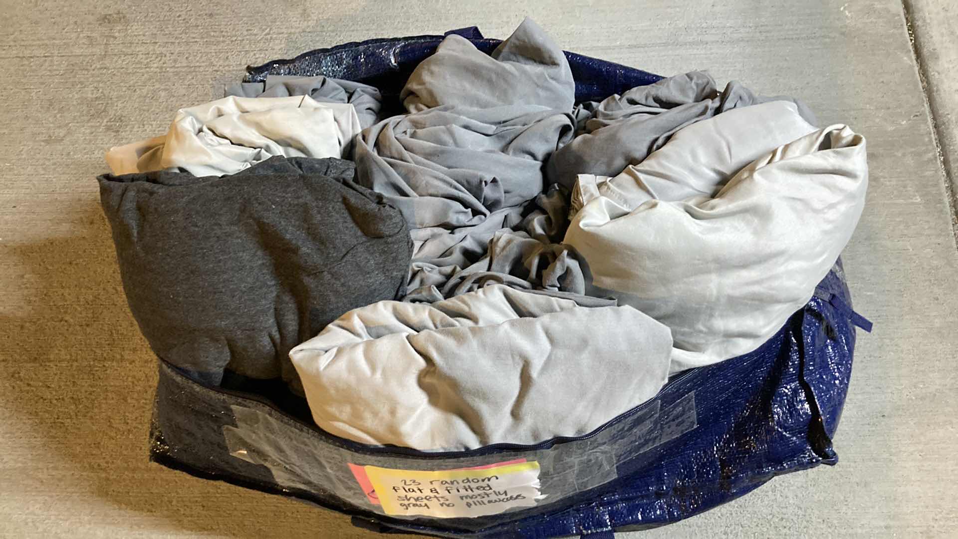 Photo 1 of FLAT & FITTED SHEETS VARIOUS COLORS & SIZES (23) W NYLON BAG