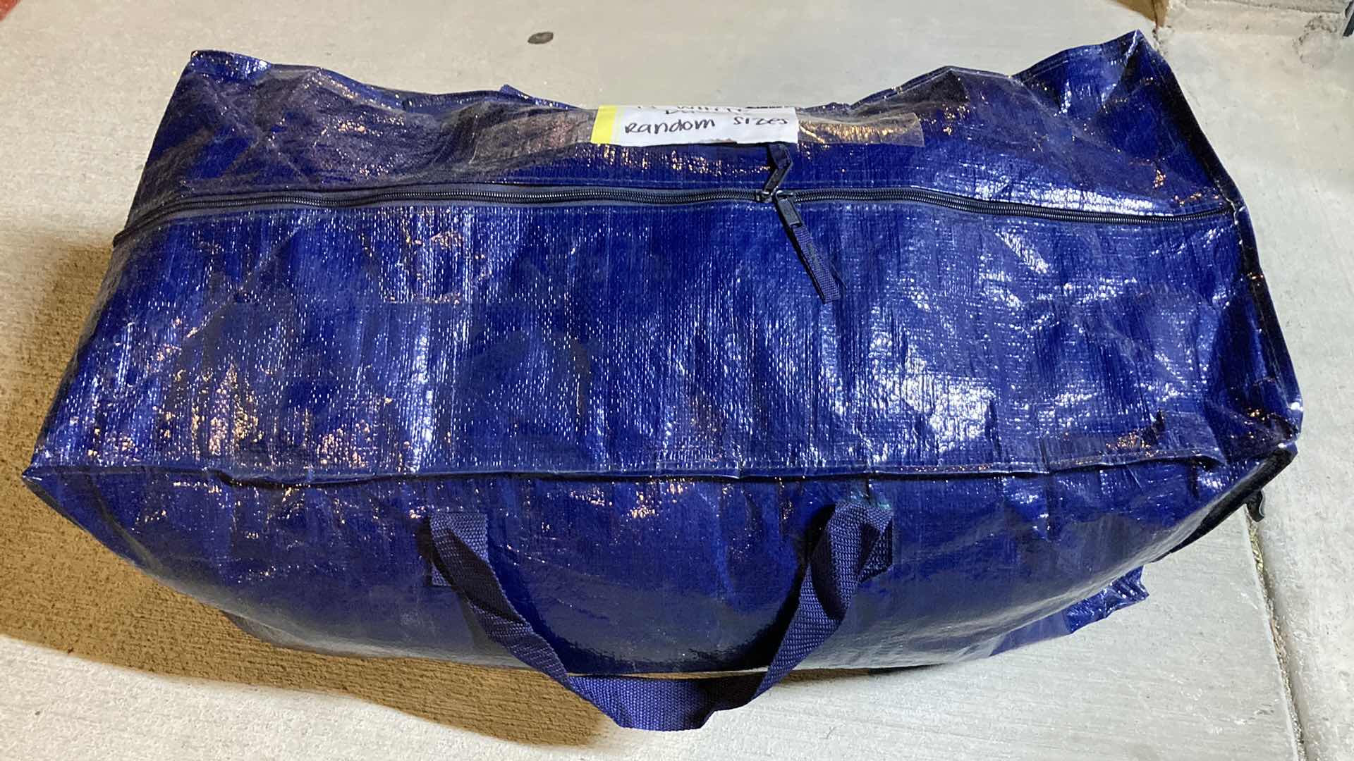 Photo 2 of WHITE DUVETS VARIOUS SIZES (13) W NYLON BAG