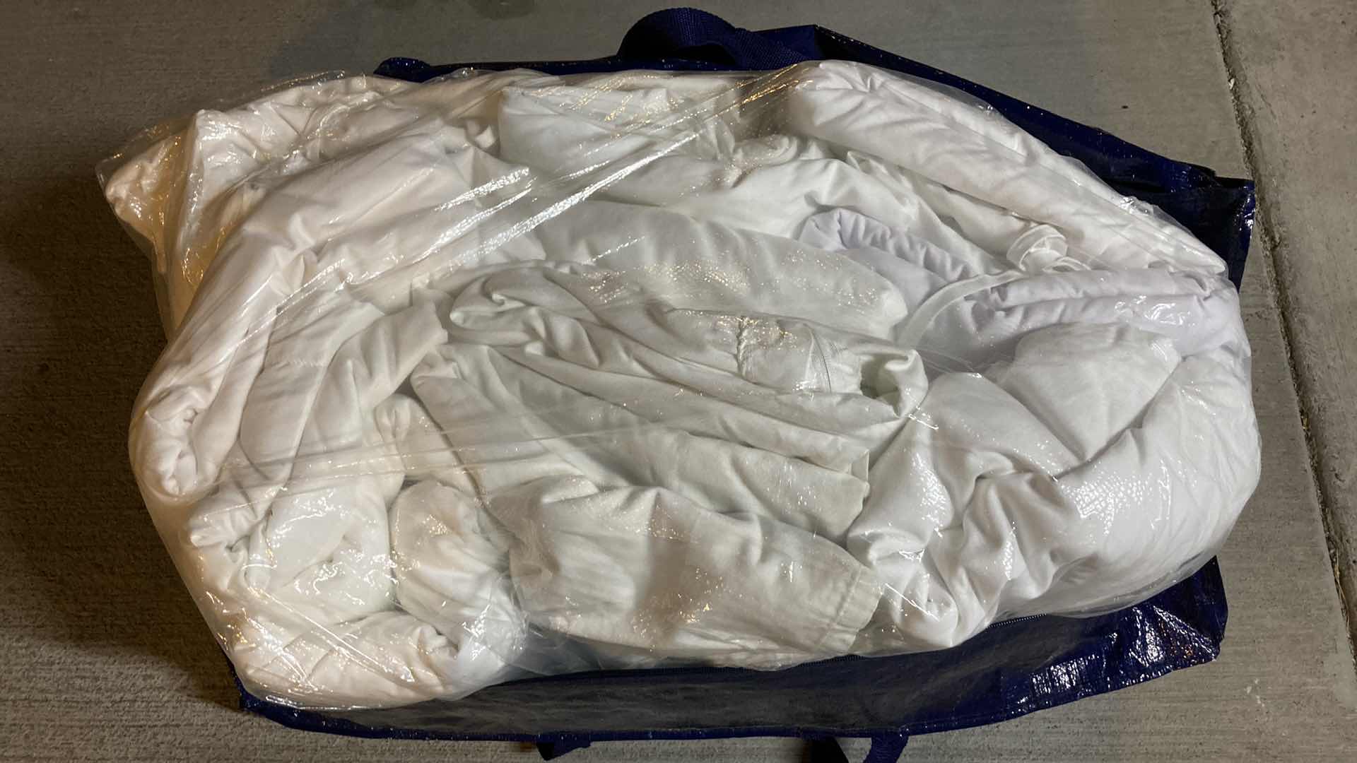 Photo 1 of WHITE DUVETS VARIOUS SIZES (13) W NYLON BAG