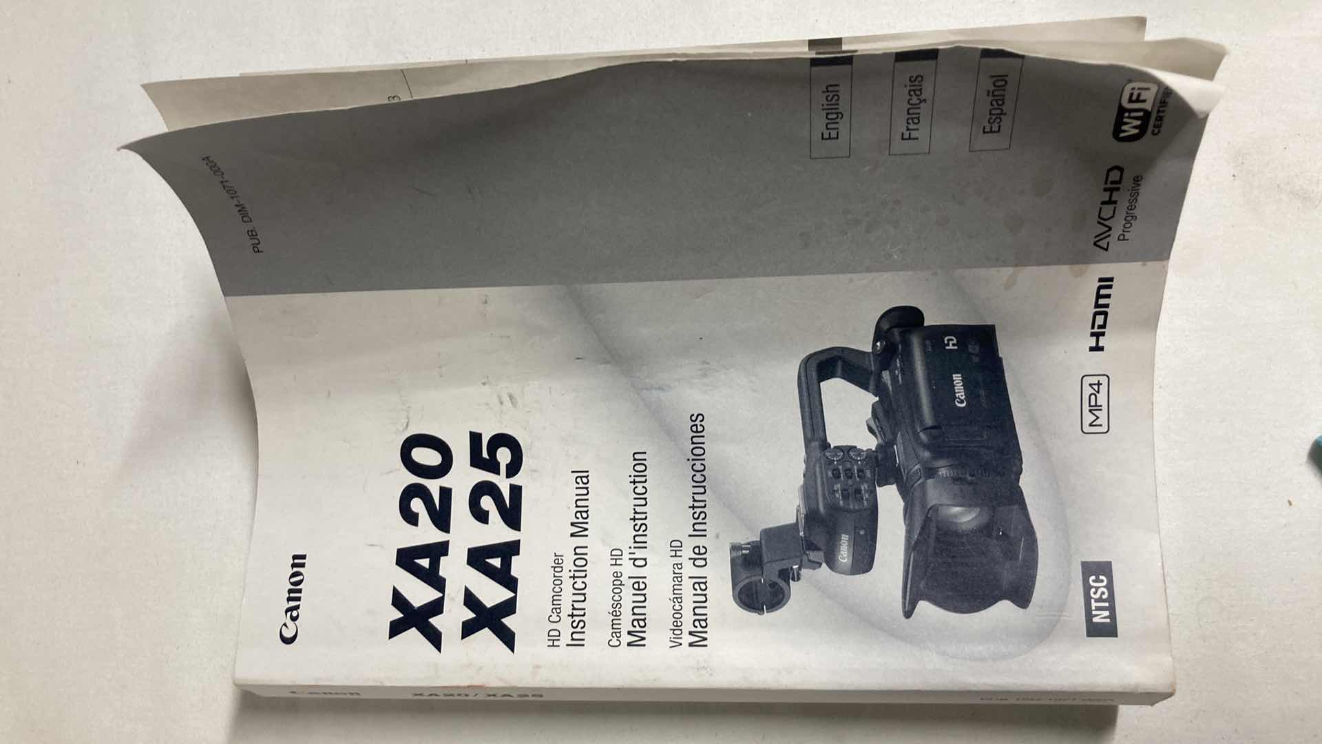 Photo 9 of CANON AVC HD PROGRESSIVE VIDEO CAMERA MODEL XA20 W RODE MICROPHONE & BAG