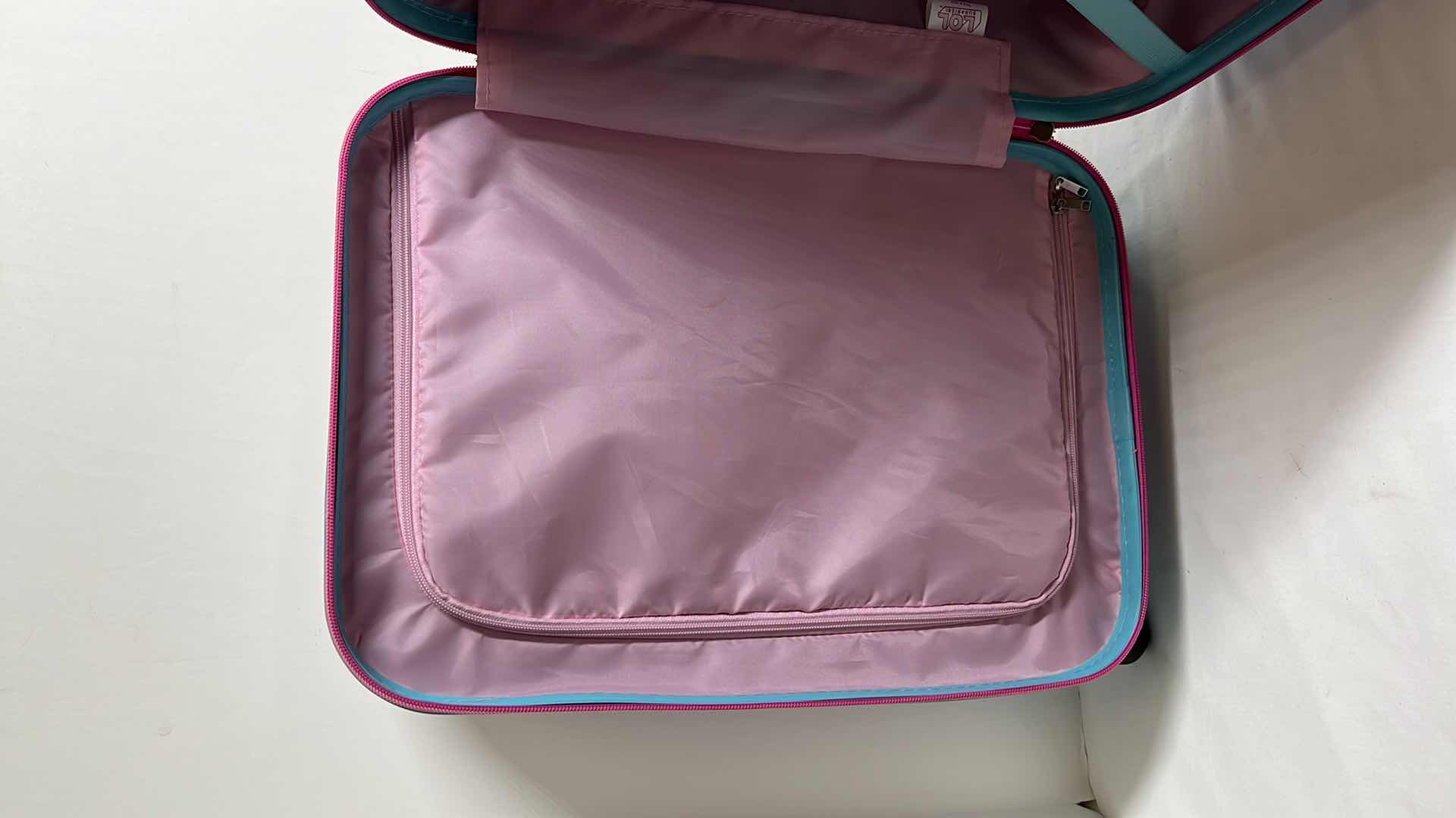 Photo 5 of LOL SURPRISE DOLLS 18.5” LUGGAGE CASE W SPINNER WHEELS