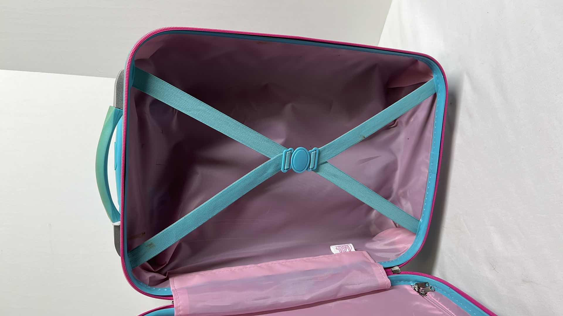 Photo 4 of LOL SURPRISE DOLLS 18.5” LUGGAGE CASE W SPINNER WHEELS