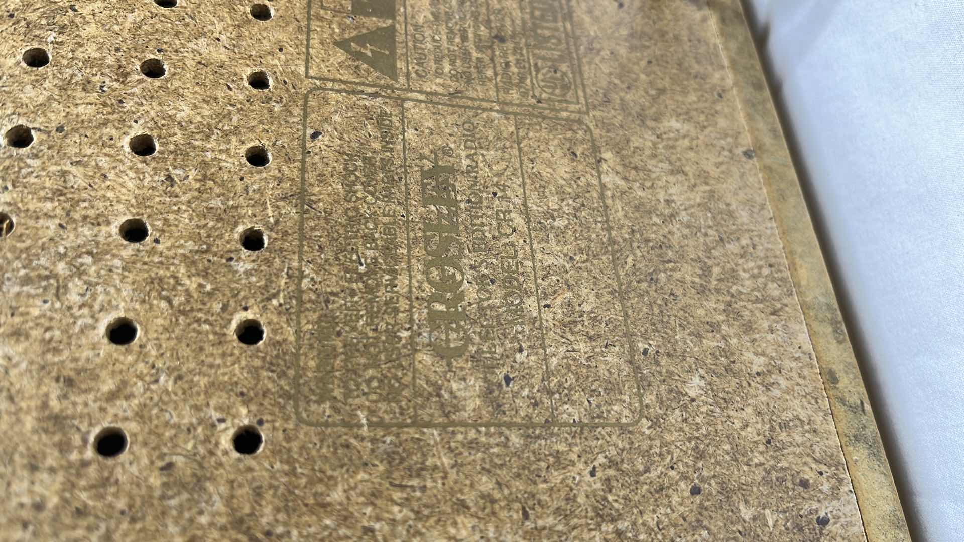 Photo 1 of CROSLEY COLLECTORS EDITION RADIO/CASSETTE PLAYER MODEL CR14